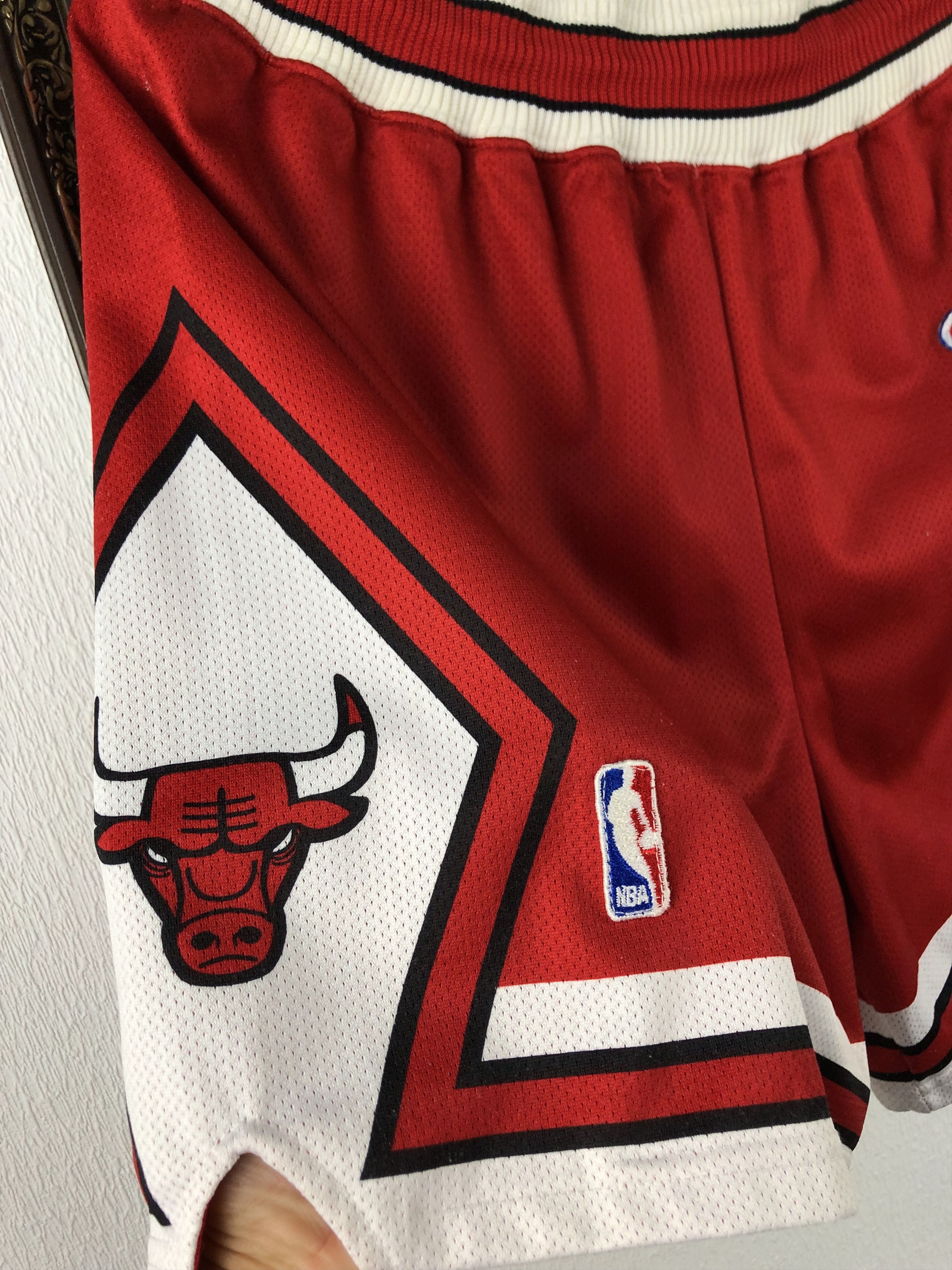 Champion Vintage Authentic Pro Cut Game Shorts Chicago Bulls Champion Size US 32 / EU 48 - 5 Thumbnail