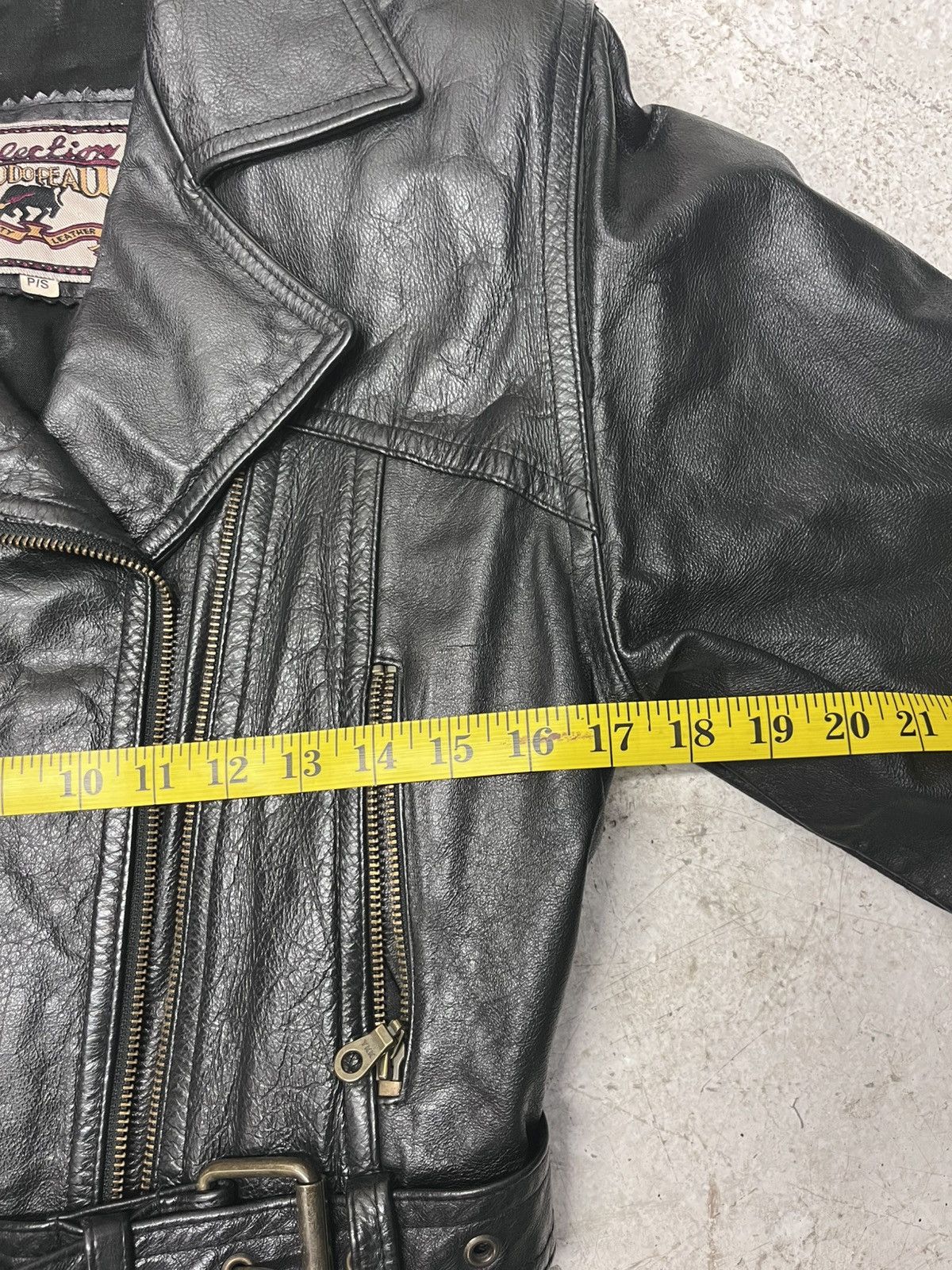 Vintage Vintage black perfecto lesther jacket Size US S / EU 44-46 / 1 - 5 Thumbnail