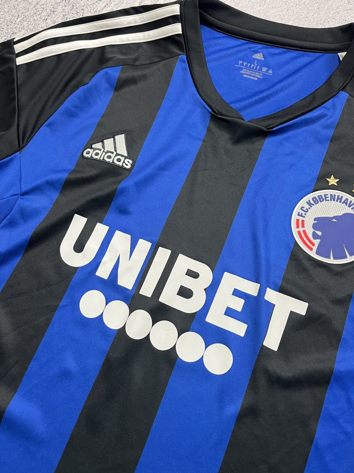 Adidas F.C. KOBENHAVN 2022 Adidas Soccer Jersey Carlsberg Striped Size US L / EU 52-54 / 3 - 6 Thumbnail