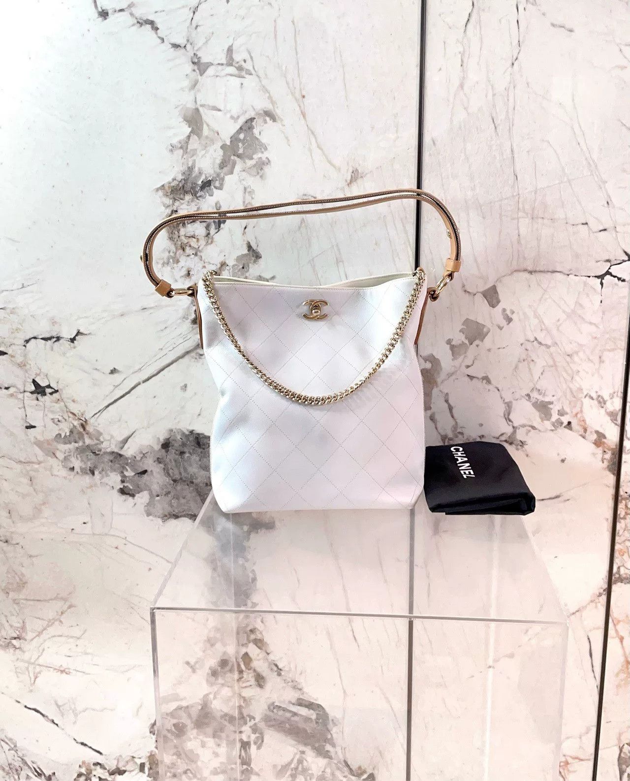 Chanel Pre-loved Bag Very good condition Size ONE SIZE - 1 Thumbnail