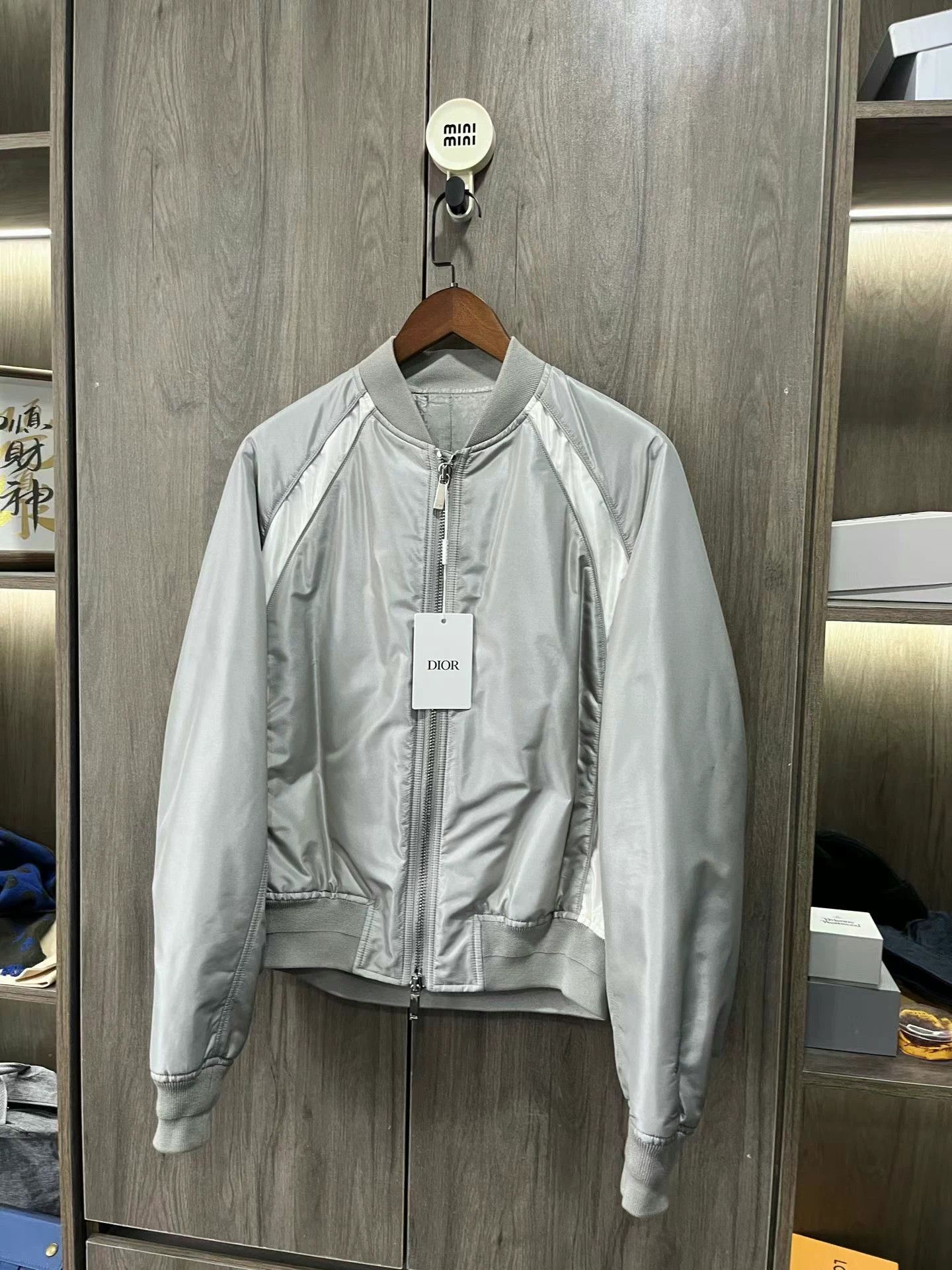 Dior Dior x Air Jordan 1 Capsule Collection print lining Size US S / EU 44-46 / 1 - 3 Thumbnail