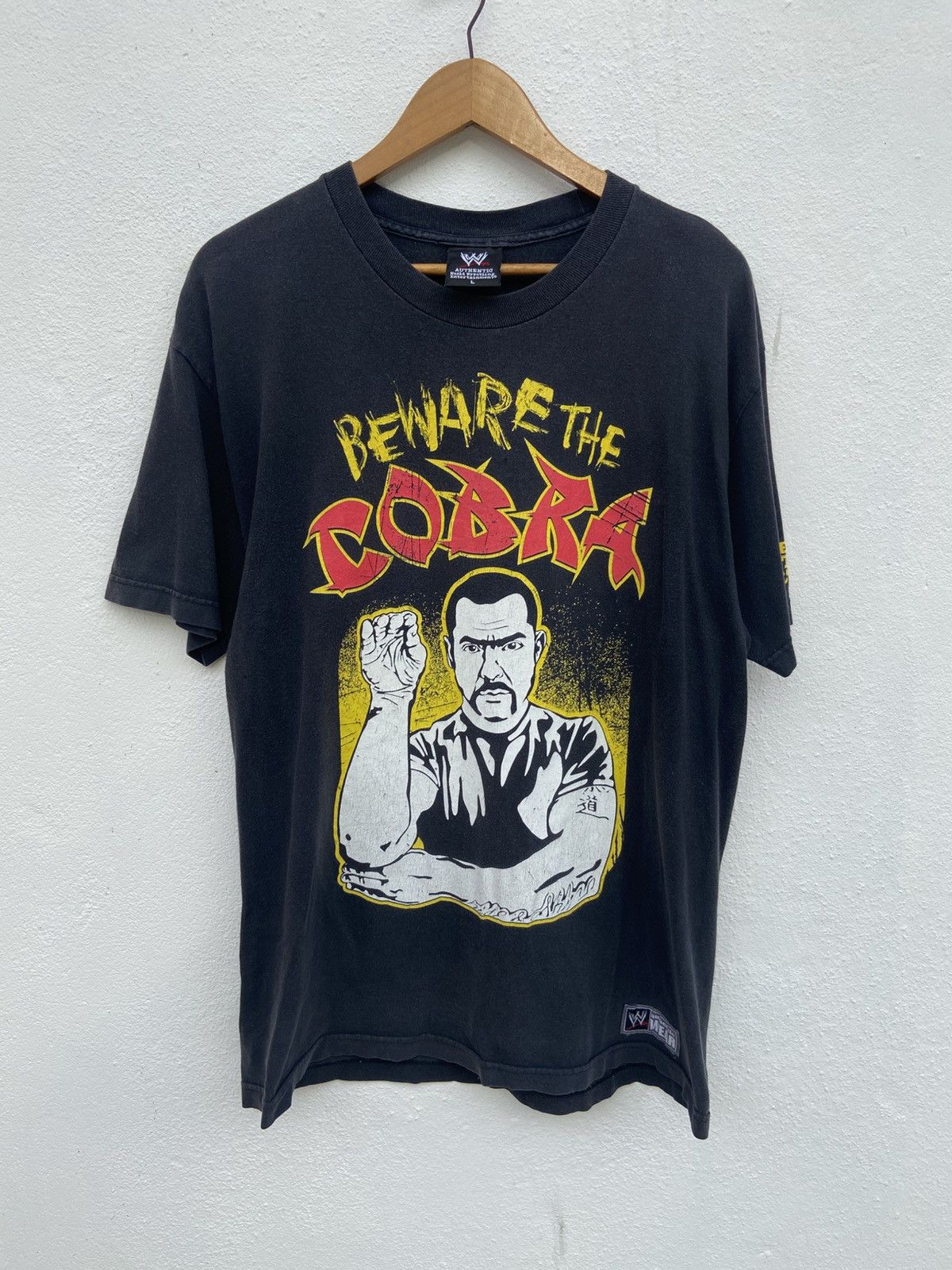 WWE 🔥 Vintage y2k Vintage WWE Santino Marella Cobra t shirt Size US L / EU 52-54 / 3 - 1 Thumbnail