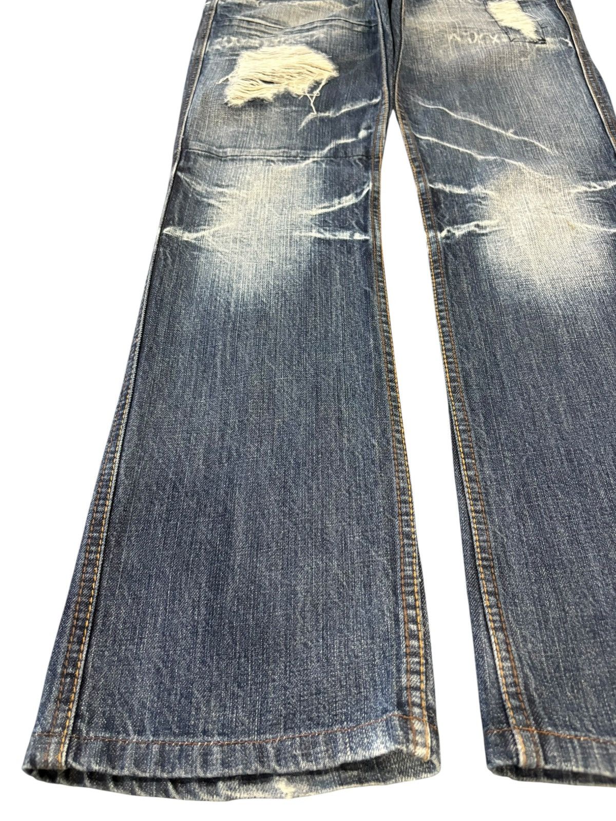 HIDEAWAYS Vintage Hideaway Nicole Crazy Fade Distressed Bootcut Jeans Size 31" - 6 Thumbnail