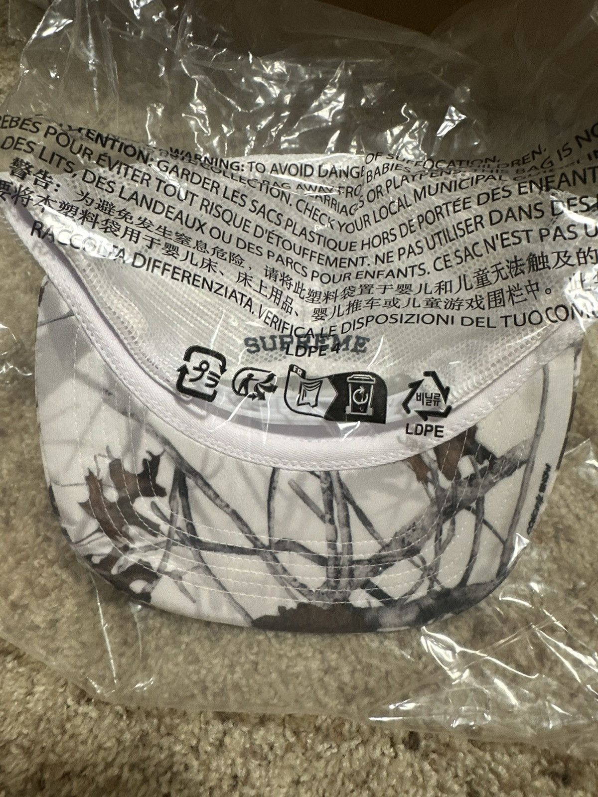 Supreme SUPREME METAL CHINO GIRL MESHBACK 5 PANEL HTC WHITE CAMO DS Size ONE SIZE - 5 Thumbnail