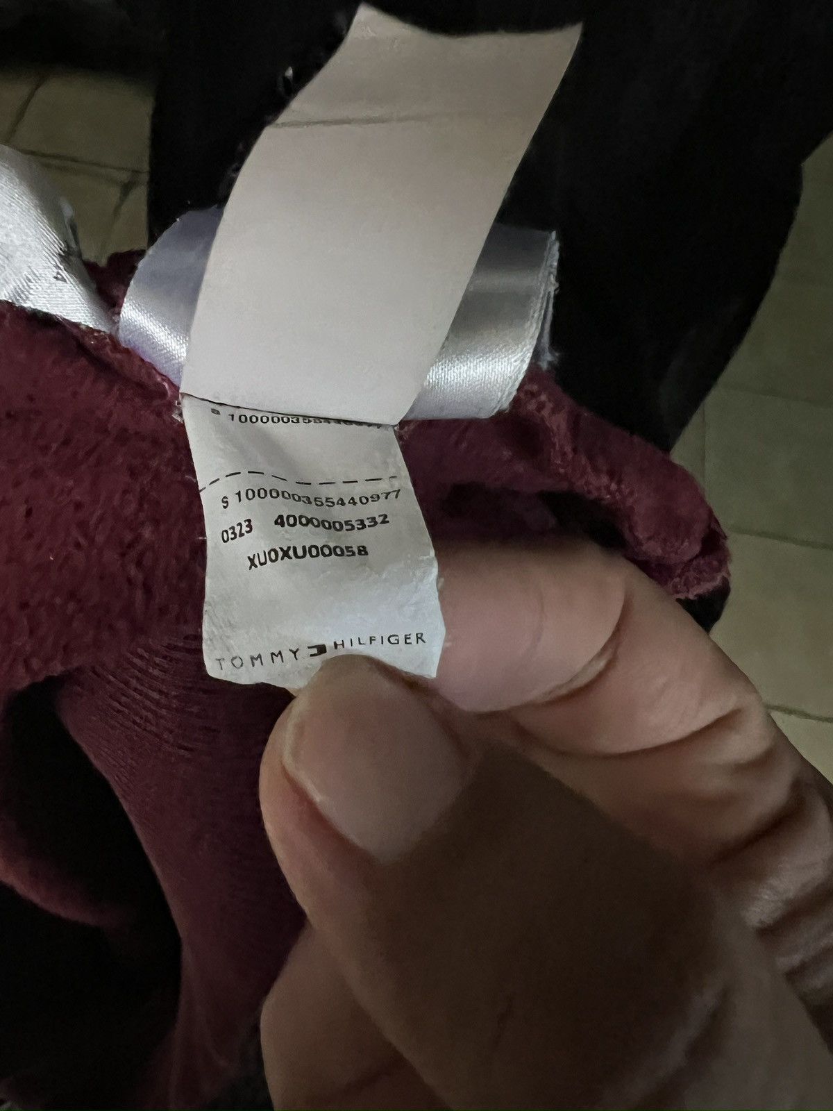 Tommy Hilfiger Tommy hilfinger maroon center logo Size US L / EU 52-54 / 3 - 6 Thumbnail