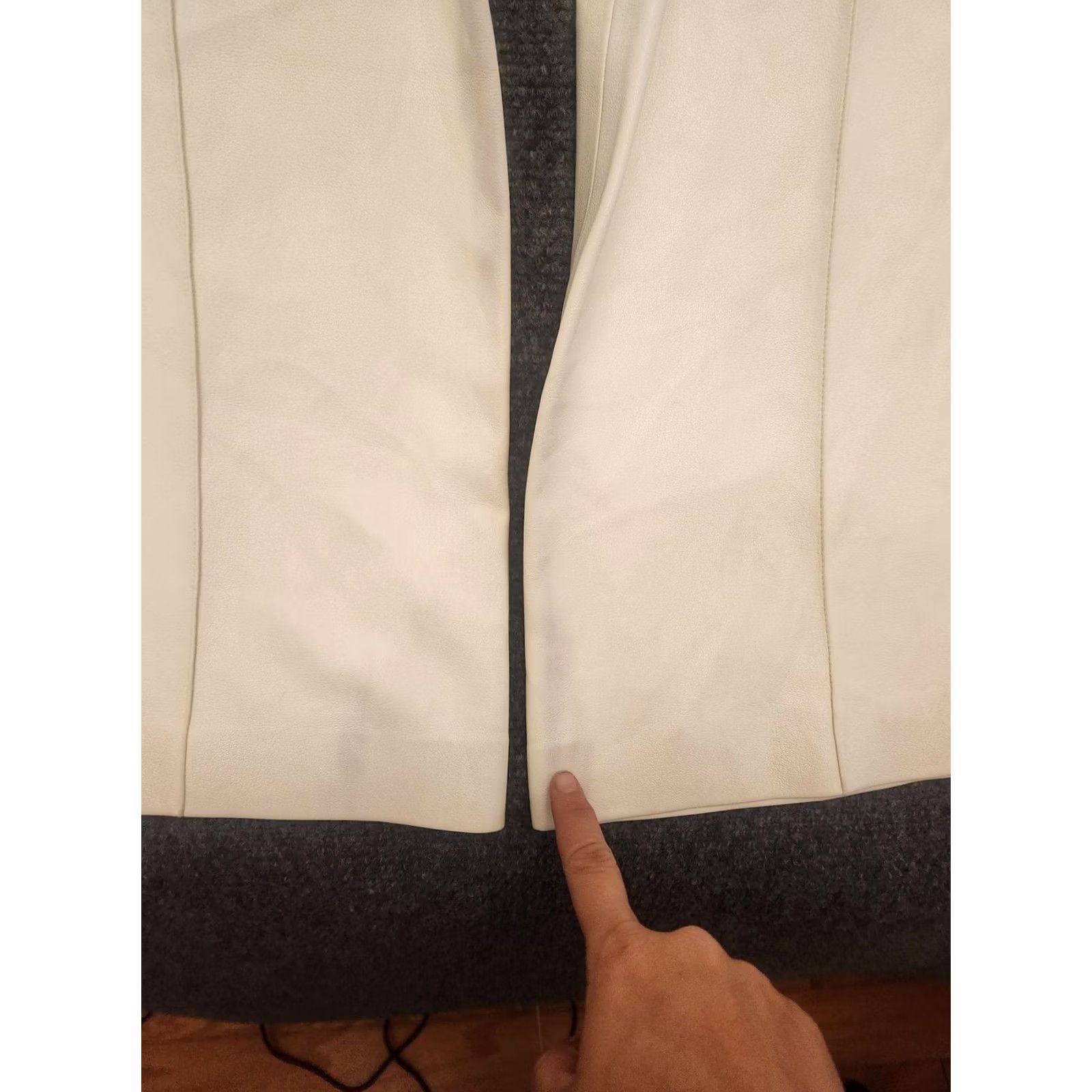 Alice + Olivia Alice + Olivia Pants Womens 0 White Leather Look High Rise Flare Pockets Read Size 25" / US 0 / IT 36 - 2 Thumbnail