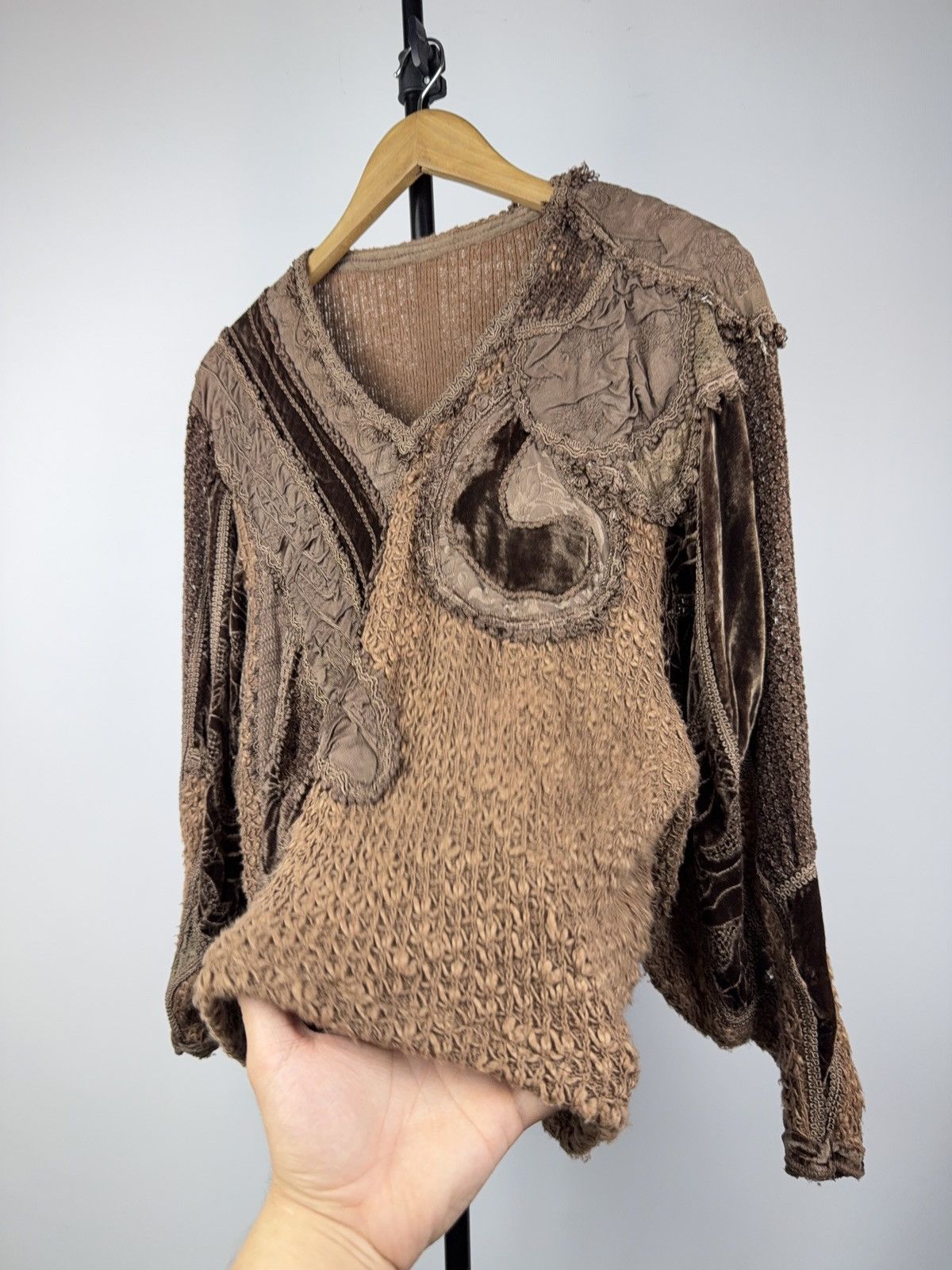 Japanese Brand Designer Avant Garde Retro Barroco Fluffy knitted sweater Size M / US 6-8 / IT 42-44 - 2 Thumbnail