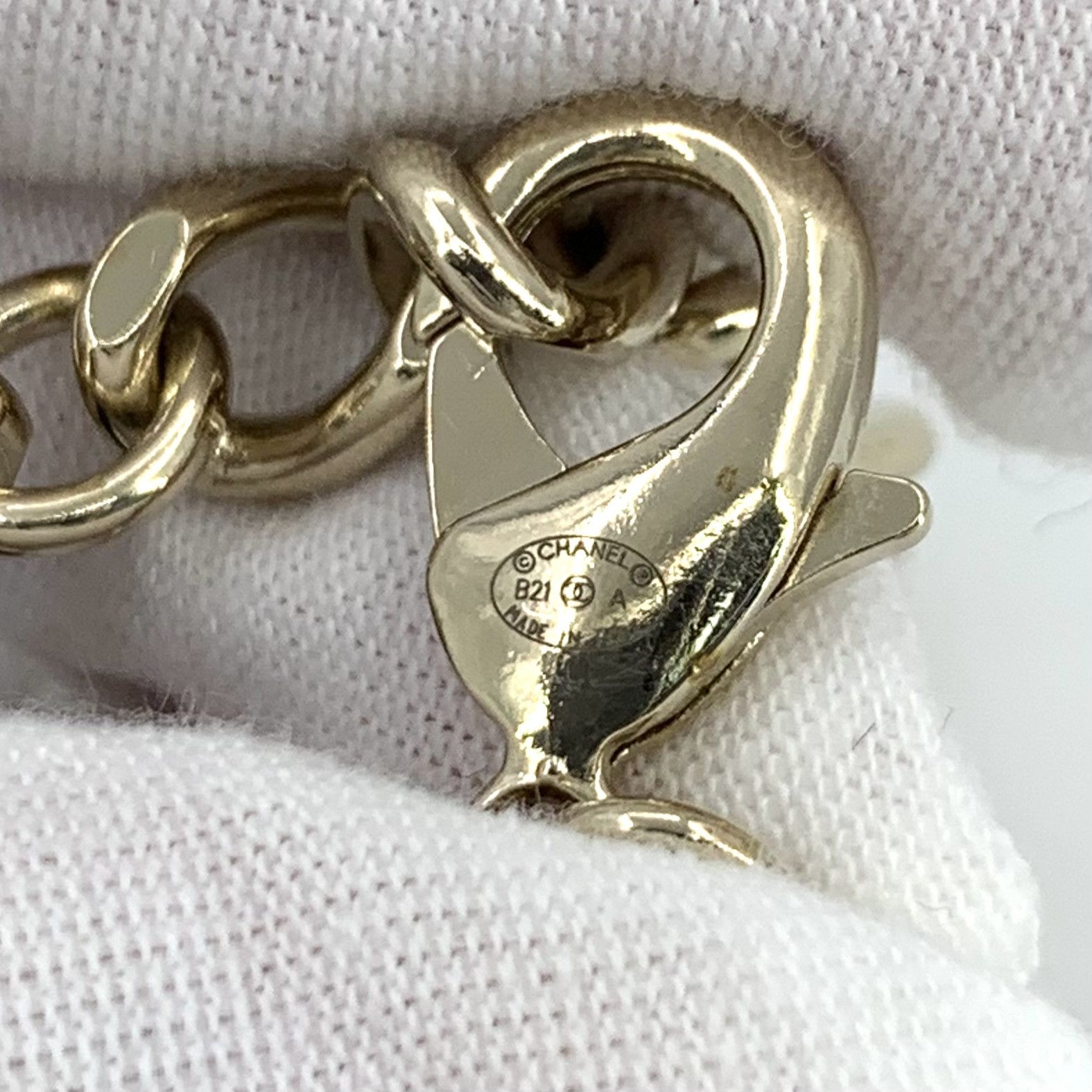 Chanel H15603 Chanel Gold Chain Necklace w/ Crystal CC Pendant Size ONE SIZE - 7 Thumbnail