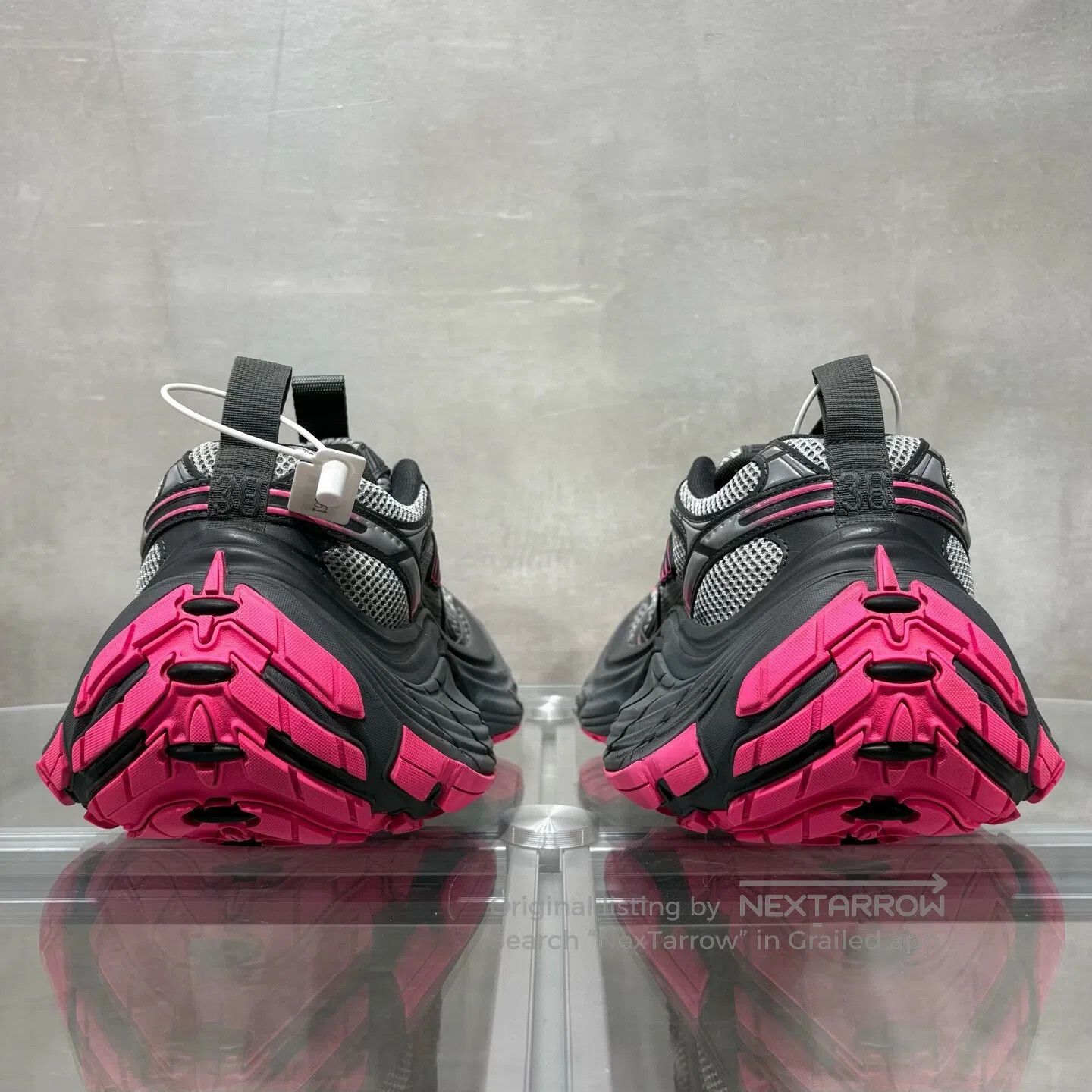 Balenciaga Balenciaga Thick-soled dad shoes in black and pink Size US 7.5 / IT 37.5 - 6 Thumbnail