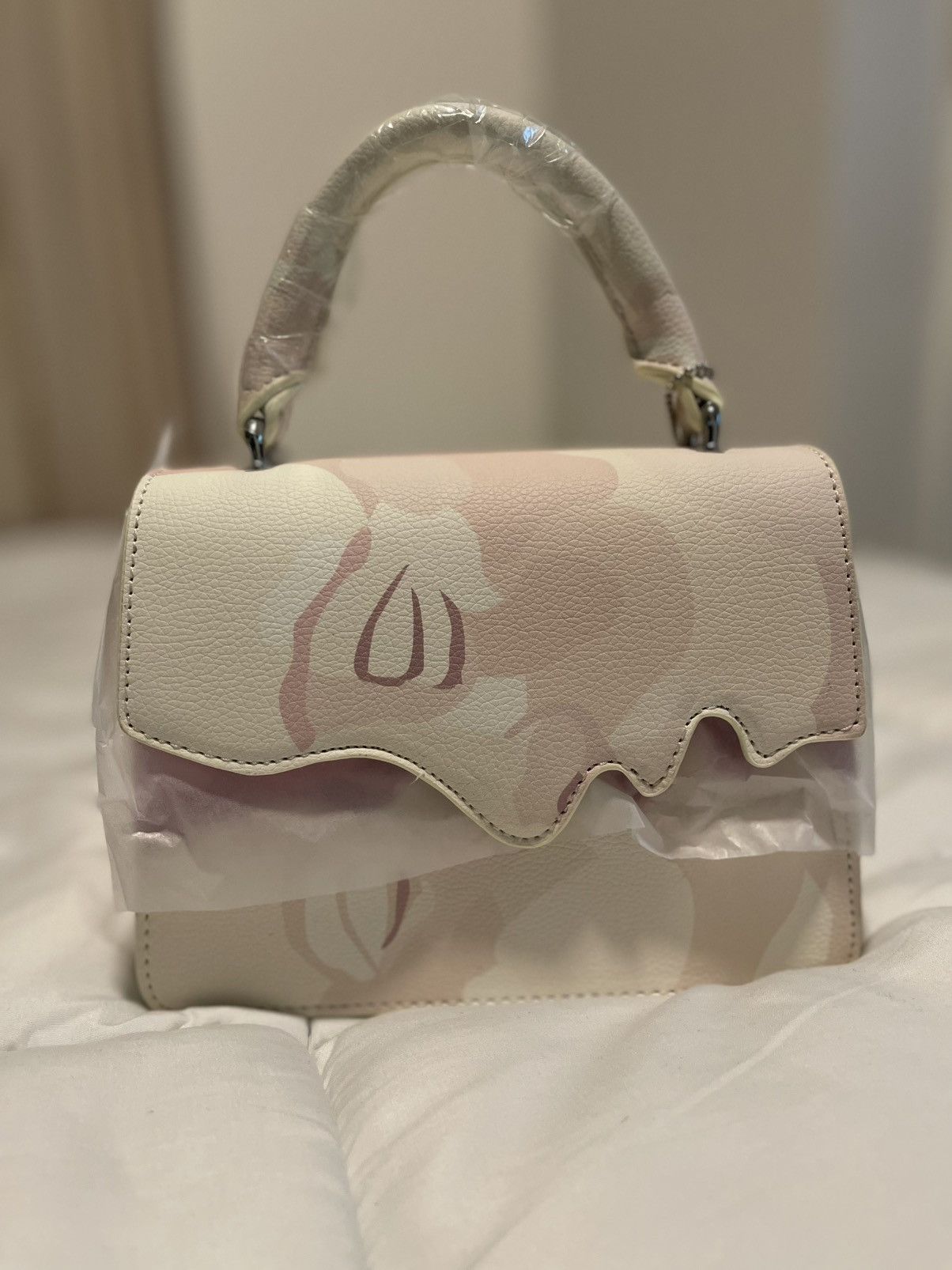 KidSuper Kissing bag (Cream) Size ONE SIZE - 4 Thumbnail
