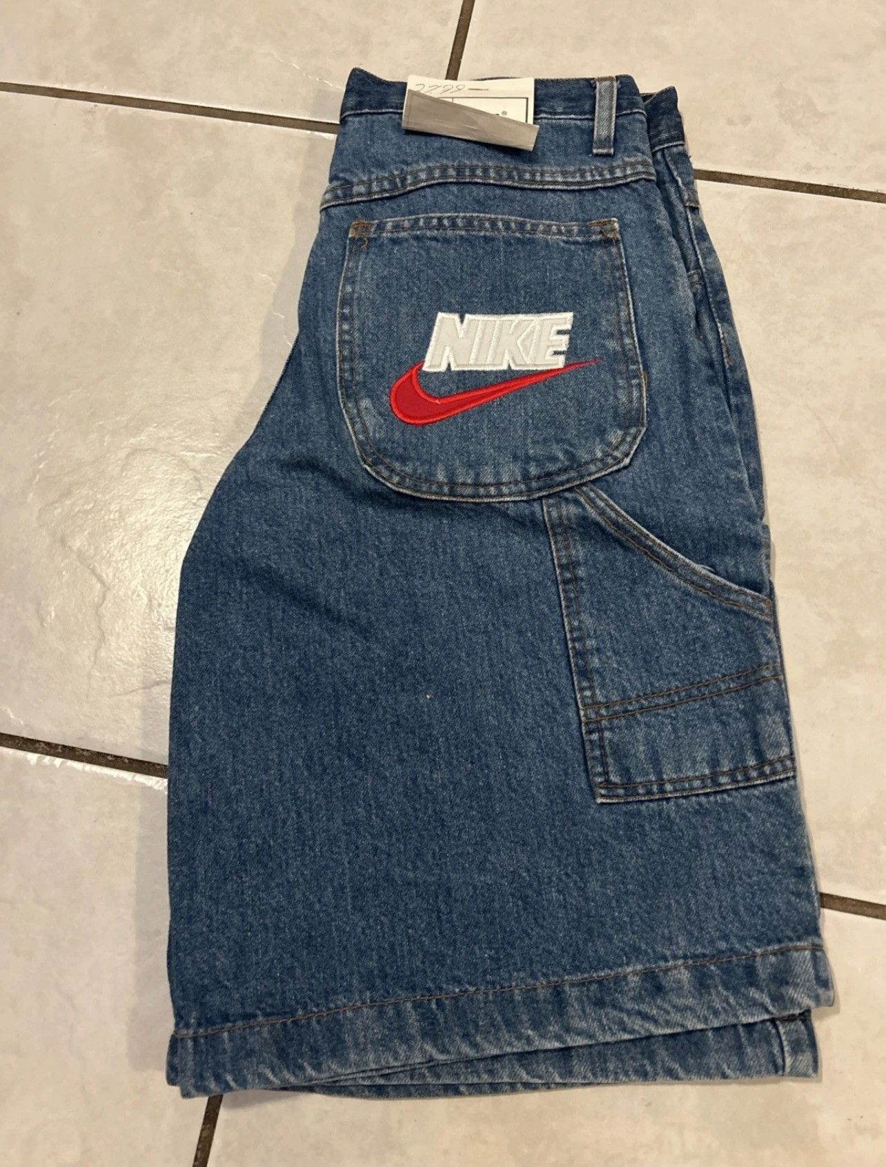 Nike Vintage Nike Jorts Mens 30 90s Baggy Size US 28 / EU 44 - 1 Thumbnail