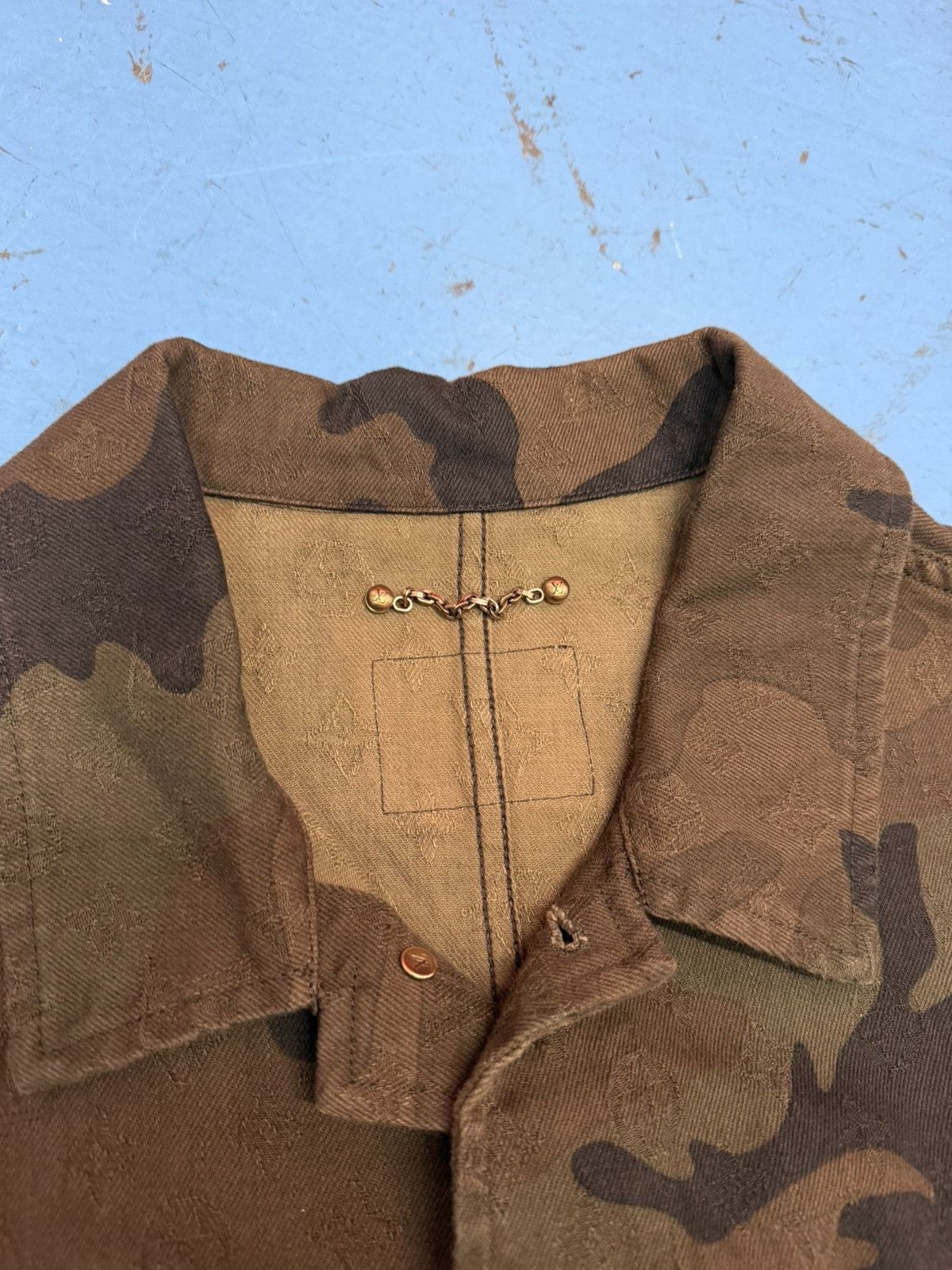 Louis Vuitton × Supreme LUIS VUITTON X SUPREME DENIM JACKET Size US L / EU 52-54 / 3 - 3 Thumbnail