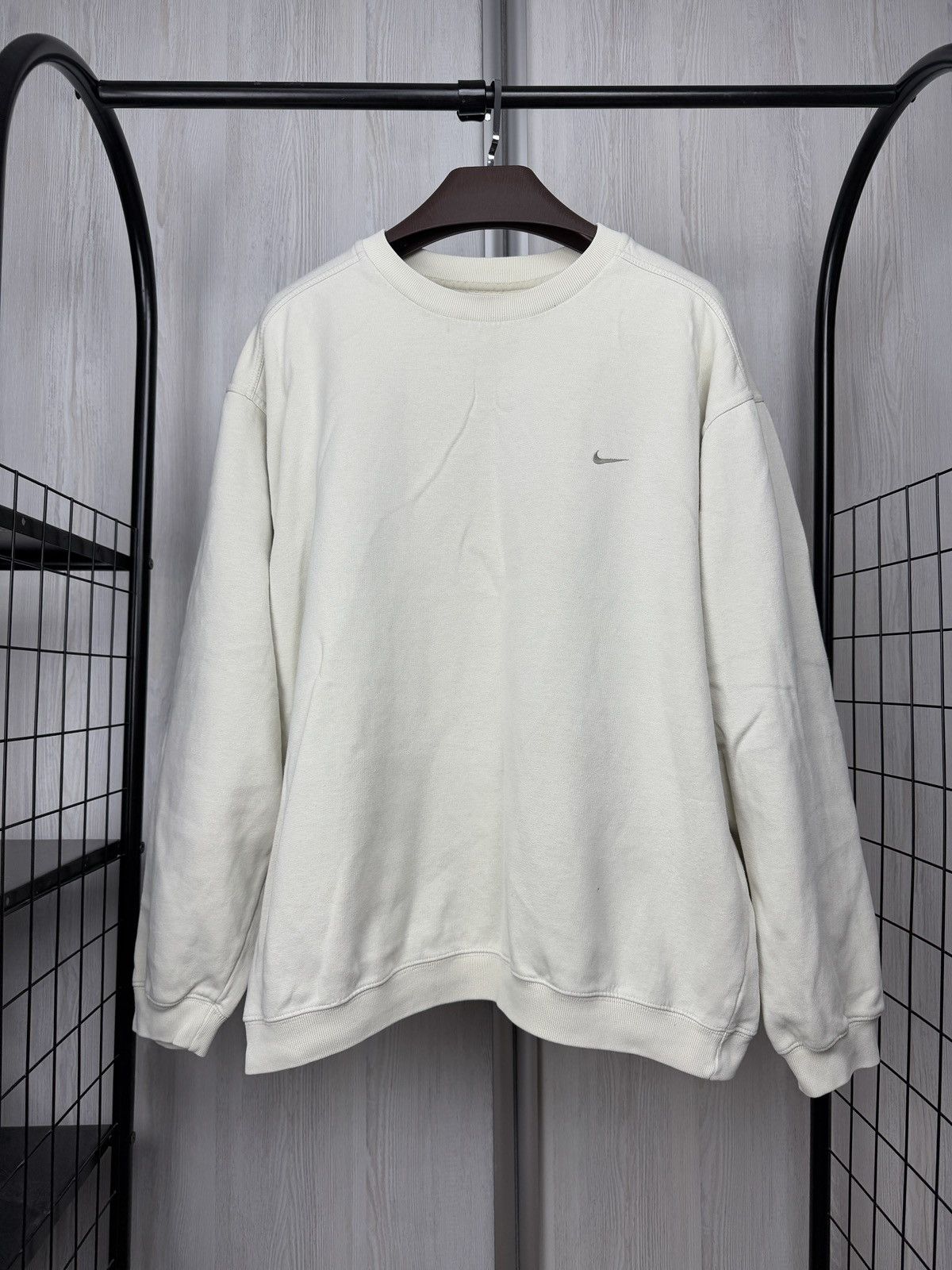 Nike Nike vintage y2k mini swoosh creamy sweatshirt pullover Size US XL / EU 56 / 4 - 1 Thumbnail