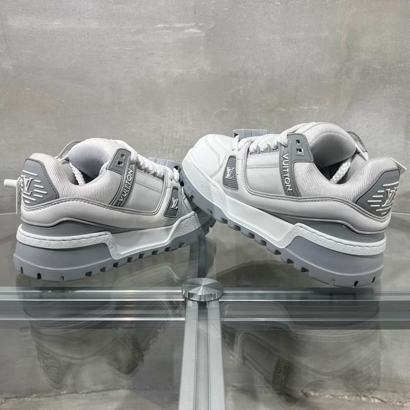 Louis Vuitton LV Trainer Ditto White Gray UK1/35 Size US 4.5 / IT 34.5 - 5 Thumbnail