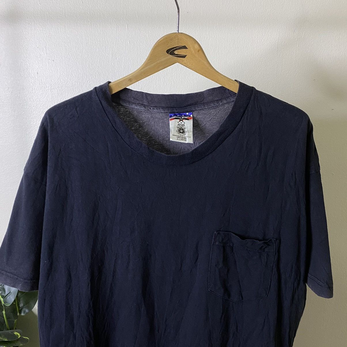 Vintage Vintage 90s Union Made Navy Blank Nice Crispy Cotton Tee Size US XL / EU 56 / 4 - 2 Thumbnail