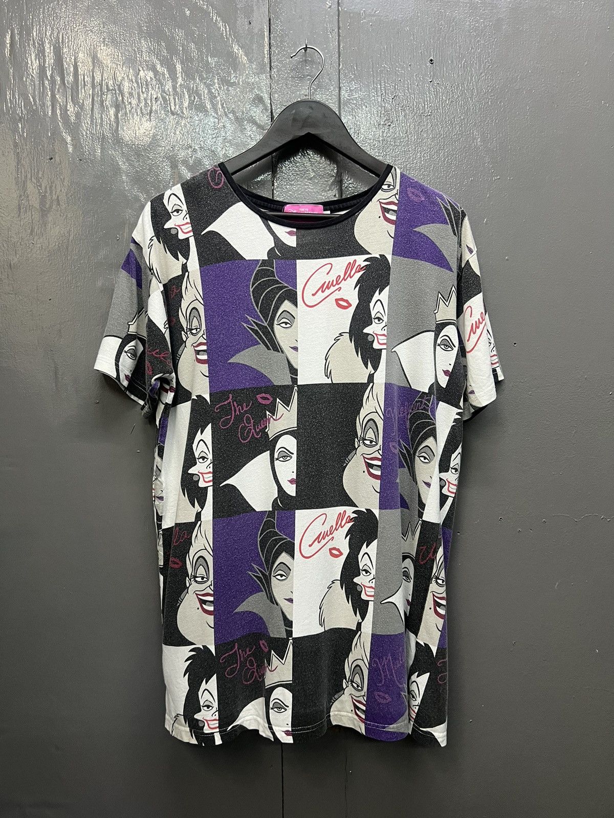 Disney Vintage Disney The Queen Tshirt Fullprint Size US M / EU 48-50 / 2 - 1 Thumbnail