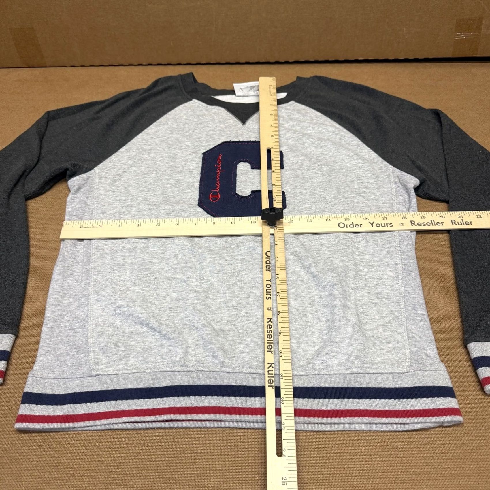 Champion Champion Sweatshirt Mens Medium Gray Pullover Fleece Raglan C Patch Size US M / EU 48-50 / 2 - 6 Thumbnail