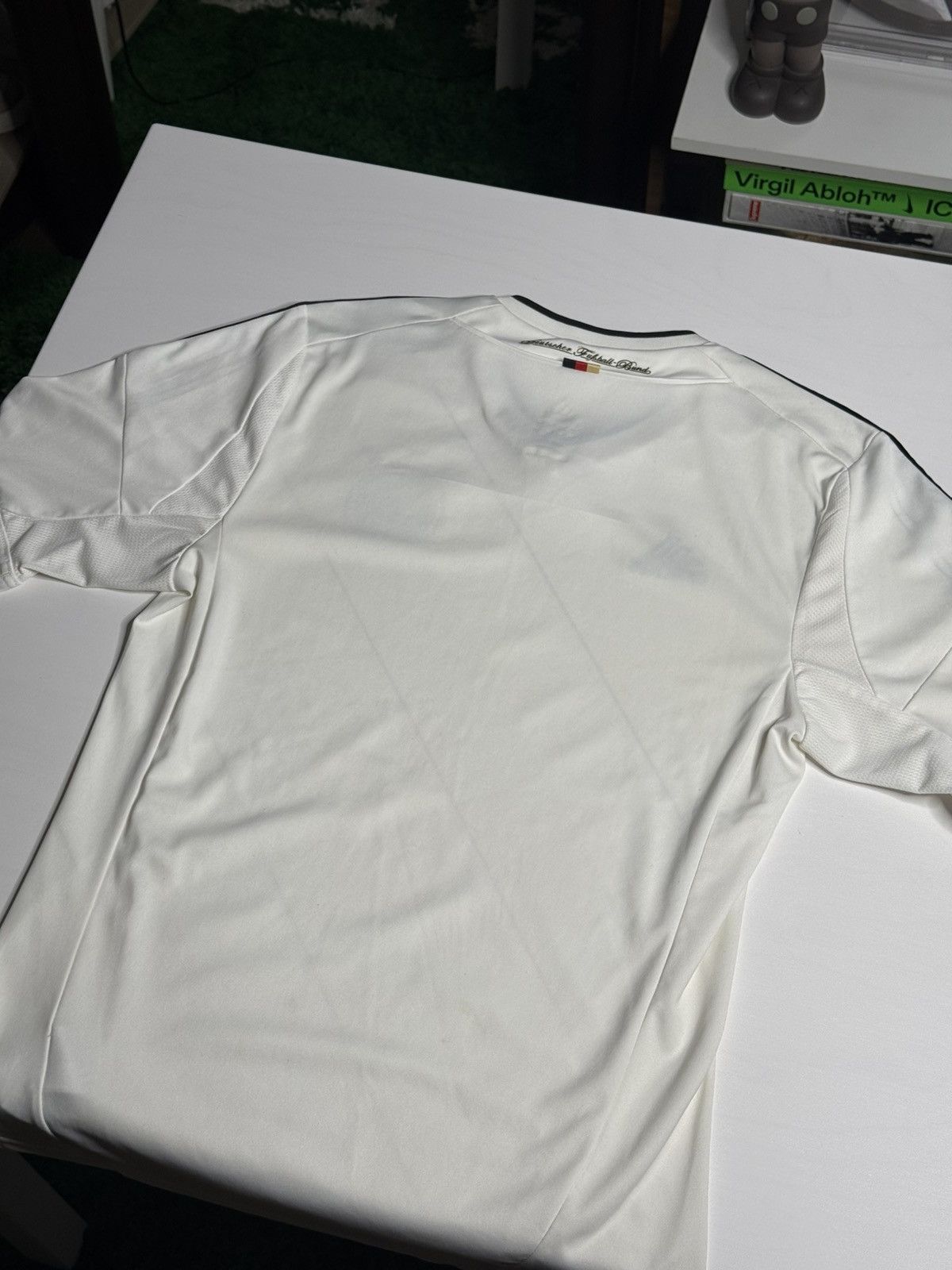 Adidas VINTAGE Y2K Adidas Germany Kit "White" [ M ] PREOWNED Size US M / EU 48-50 / 2 - 4 Thumbnail