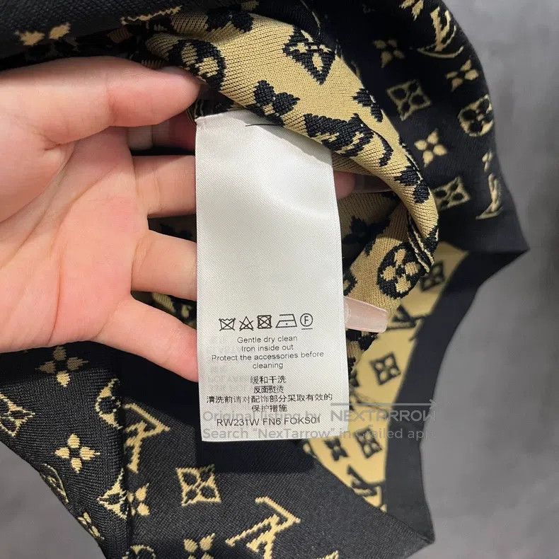 Louis Vuitton Louis Vuitton Black knit jacquard crew neck midi slim shor Size XS / US 0-2 / IT 36-38 - 4 Thumbnail