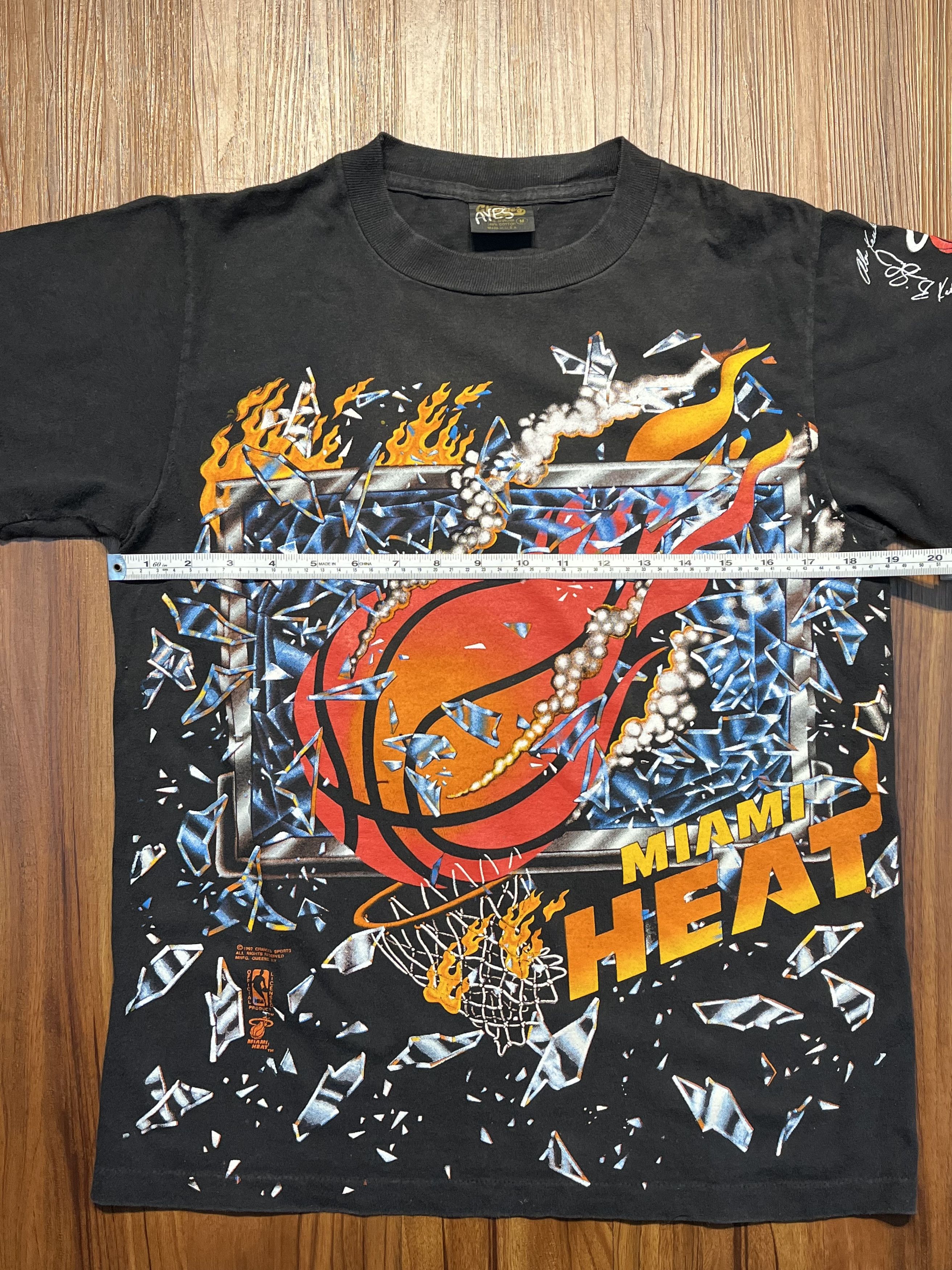 Changes × Vintage Vintage 1992 Miami Heat Shattered Backboard Tee Size M Size US M / EU 48-50 / 2 - 7 Thumbnail