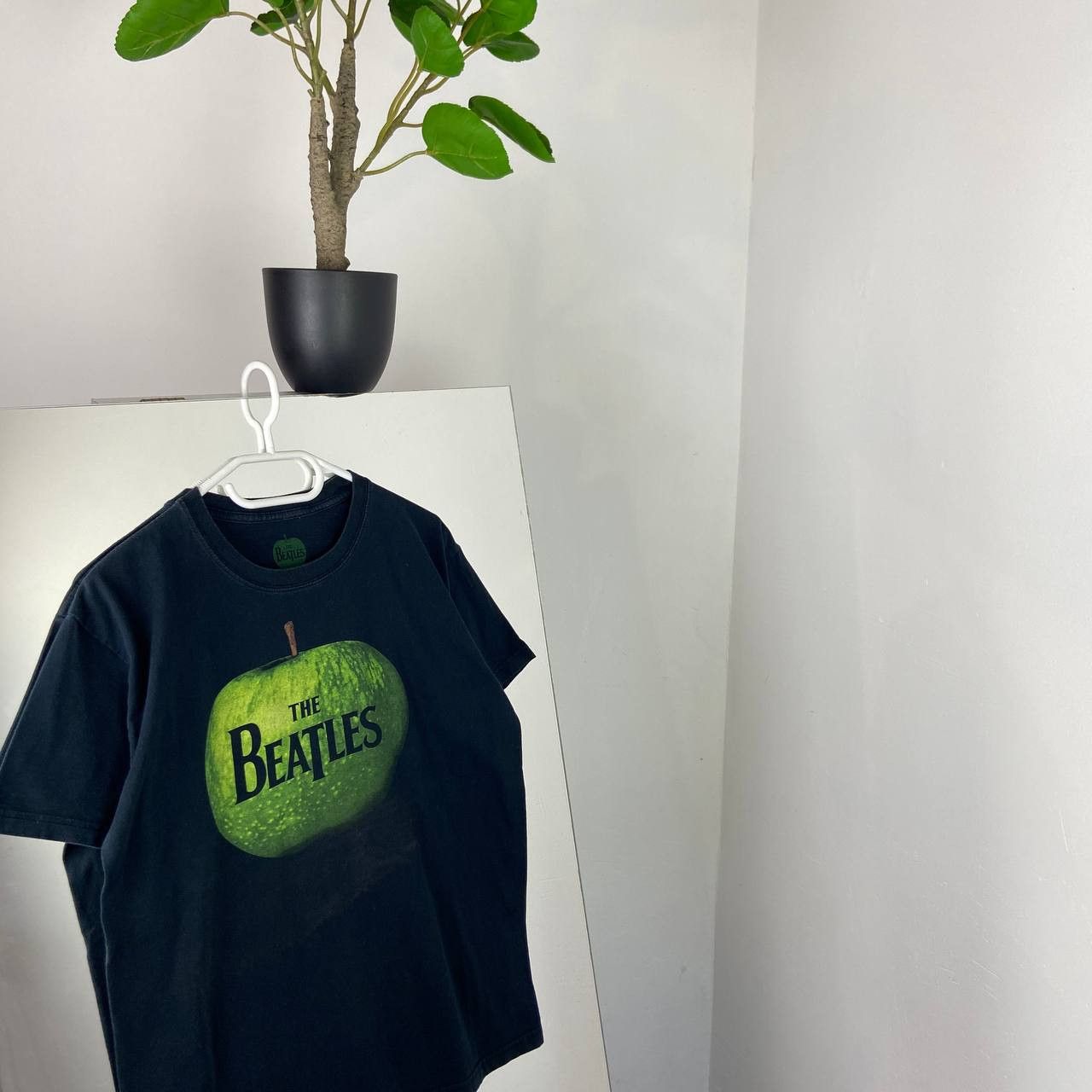 Band Tees Apple x The Beatles Vintage Rock Band T-Shirt Size US M / EU 48-50 / 2 - 1 Thumbnail