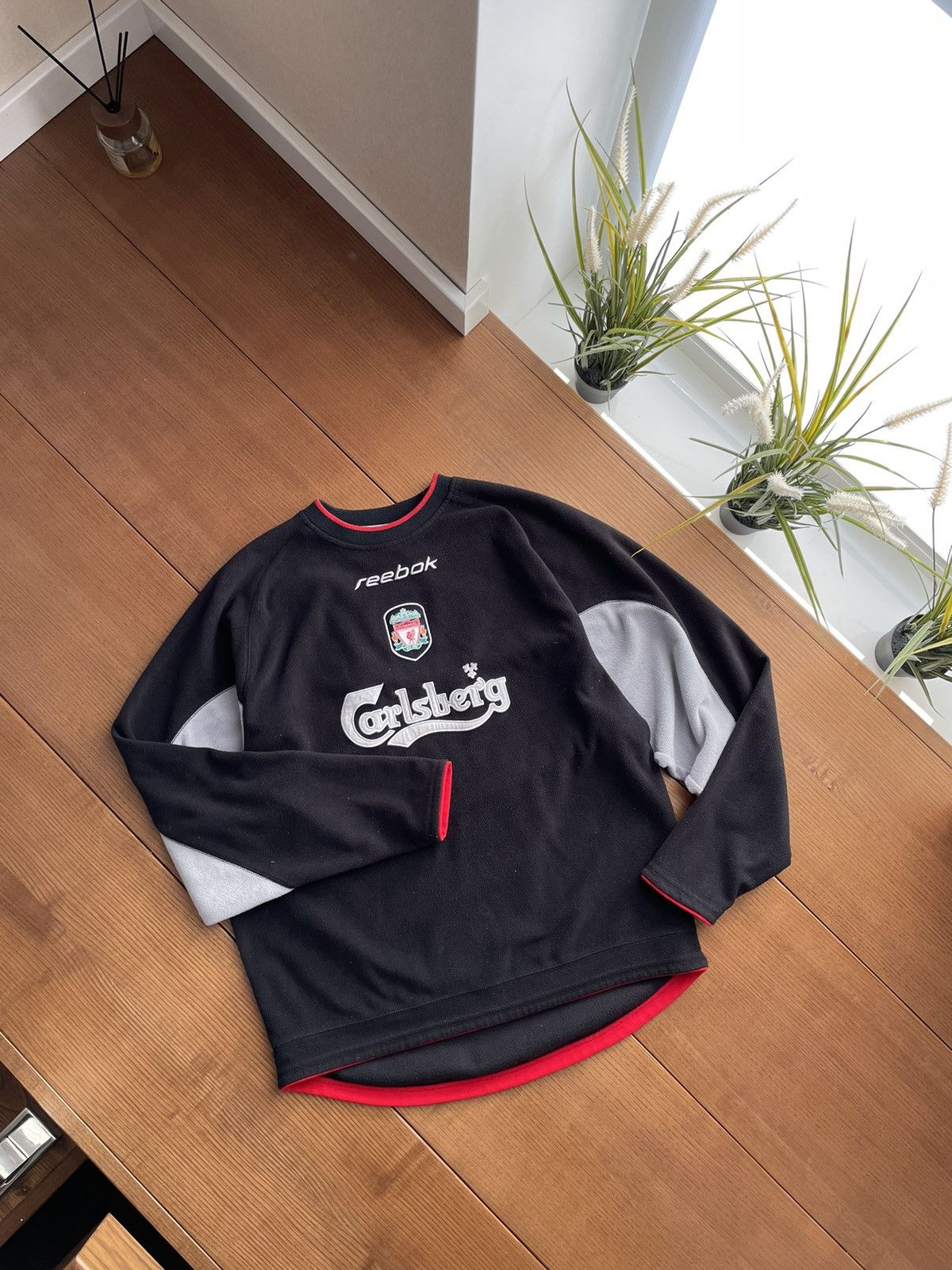 image of Vintage Y2K Reebok Liverpool Carlsberg Fleece Sweatshirt in Black, Men's (Size Small)