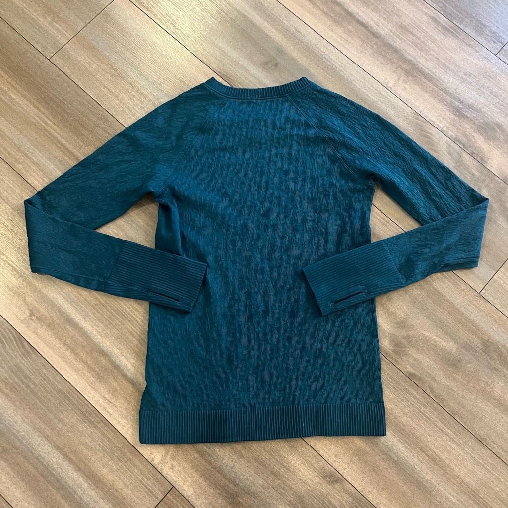 Lululemon Lululemon Blue Pattern Athletic Workout Top Women 8 Bin C-4 Size M / US 6-8 / IT 42-44 - 4 Thumbnail
