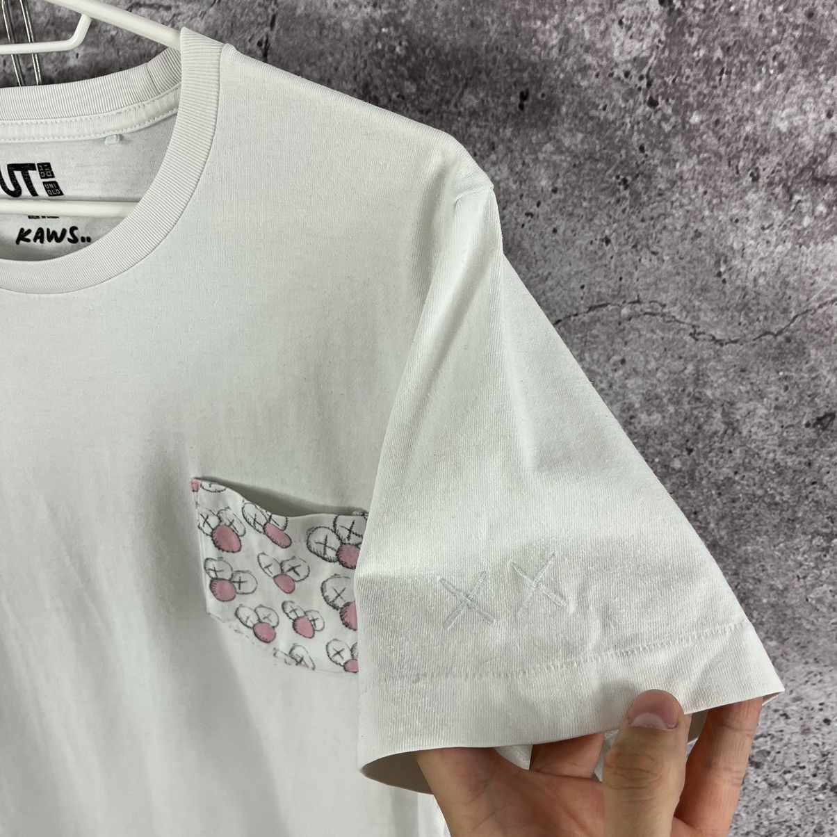 Kaws × Uniqlo Uniqlo x Kaws T-Shirt Pocket Logo Y2K White Size S Size US S / EU 44-46 / 1 - 4 Thumbnail