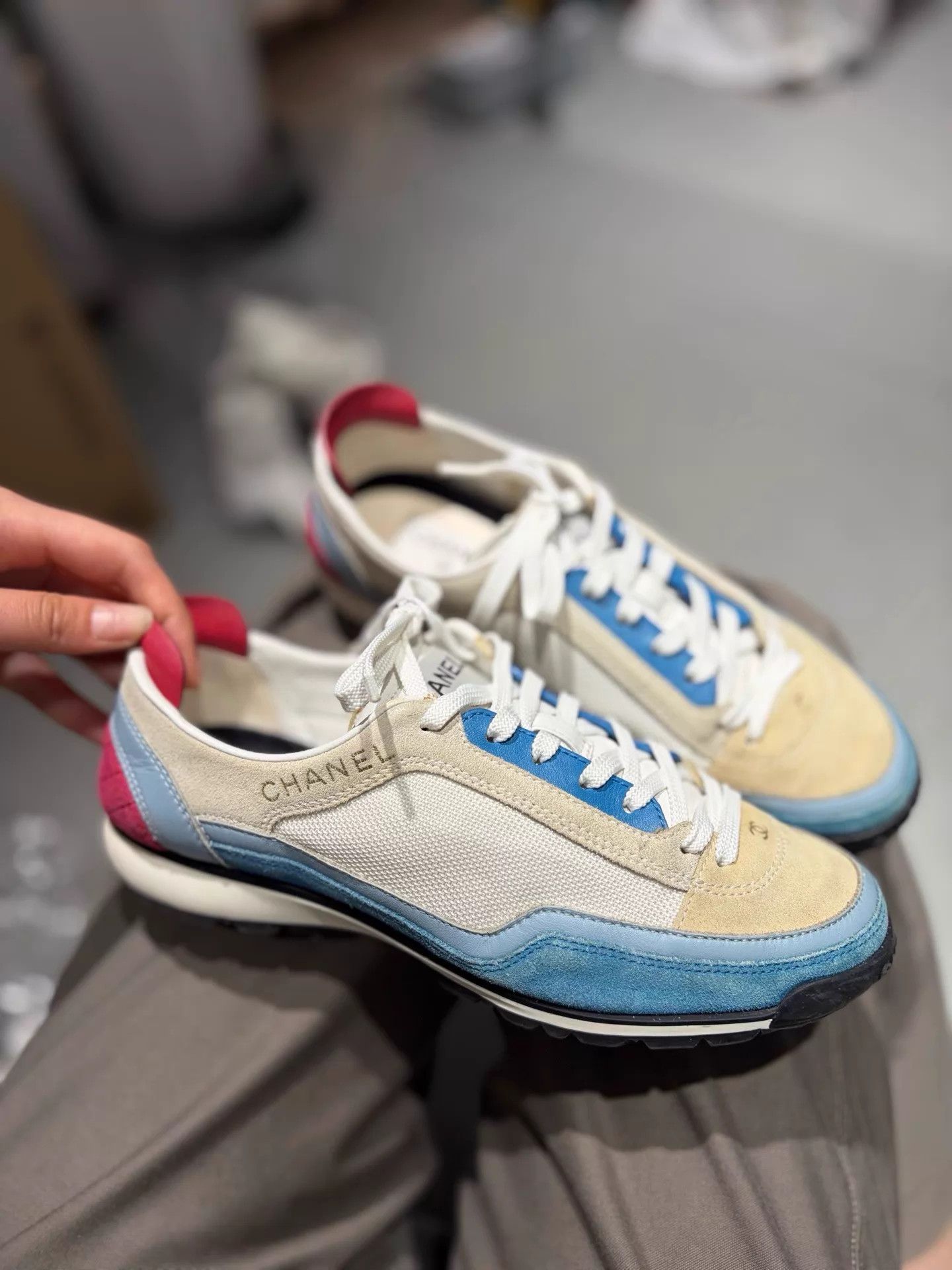 Chanel Chanel 23P Suede Colorblock Trainer 98 New 35.5 Size US 5 / IT 35 - 3 Thumbnail