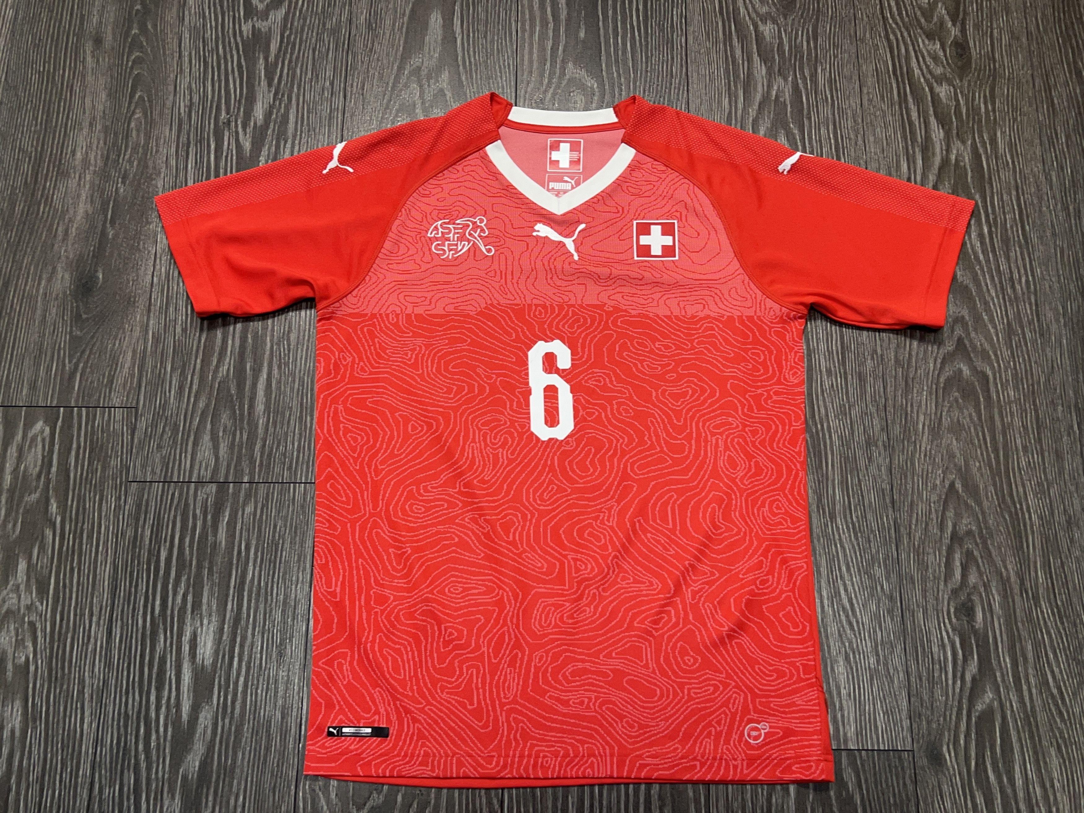 Puma #6 Michael Lang Switzerland Football Soccer Shirt Jersey Size US M / EU 48-50 / 2 - 8 Thumbnail