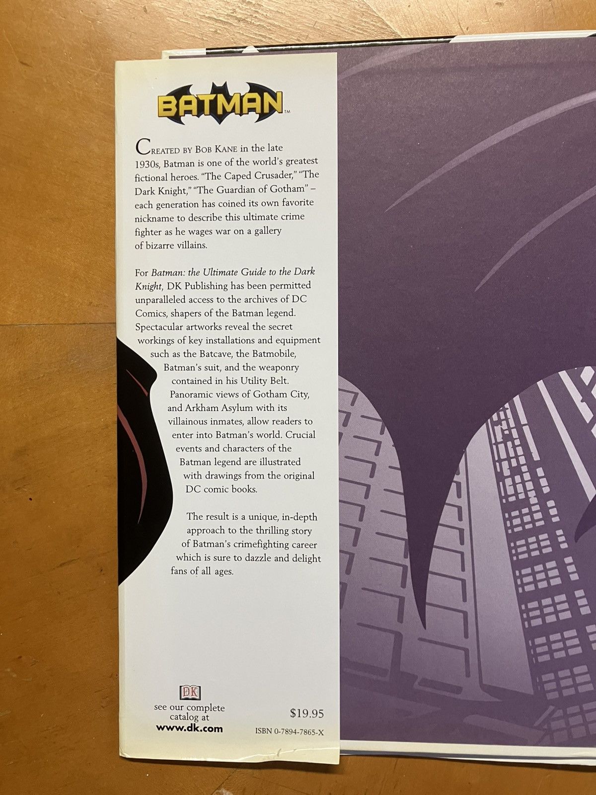 Other Vintage 2001 DK Batman Ultimate Guide Hardcover Book Size ONE SIZE - 2 Thumbnail