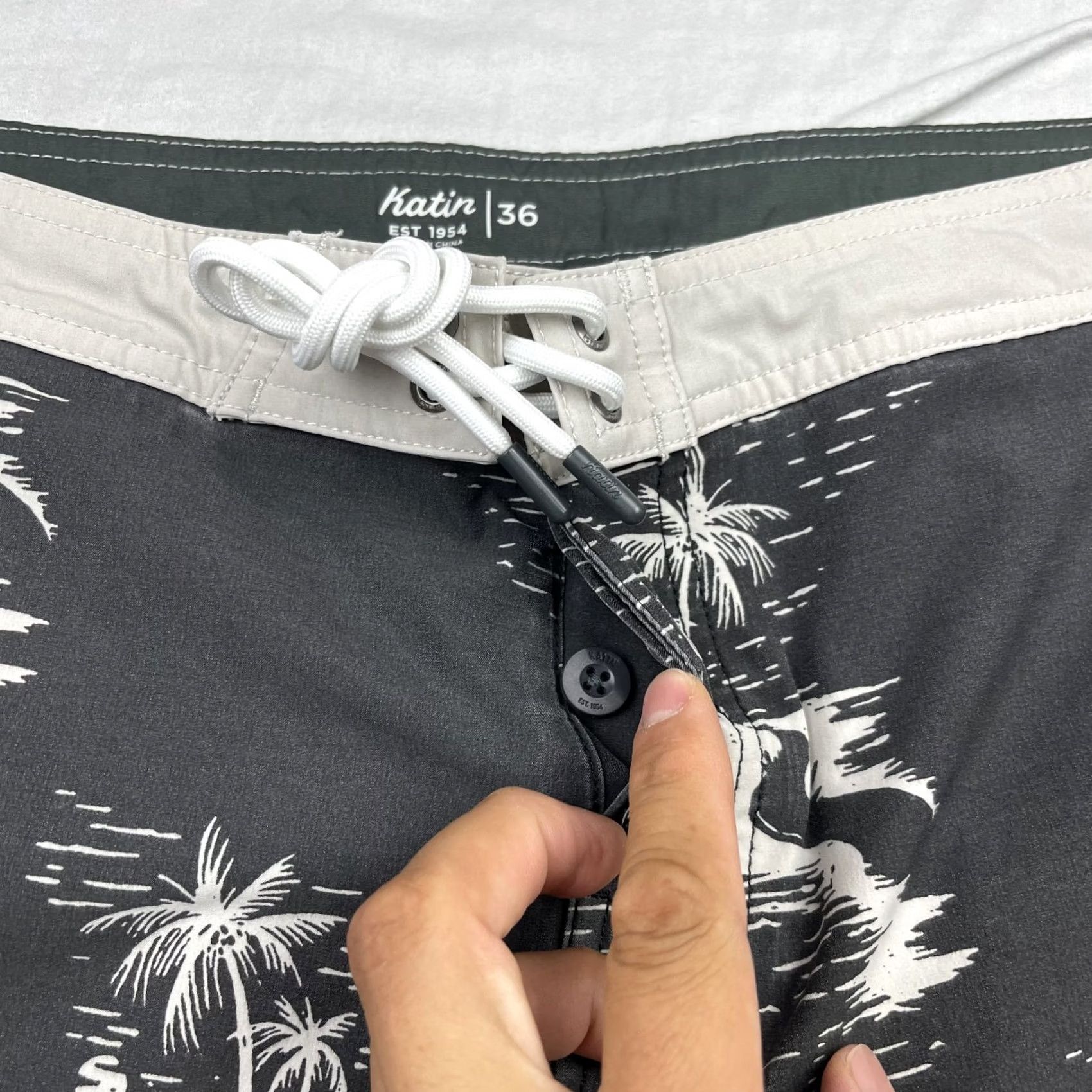 Katin Katin Shorts Men 36 Black Swim Hybrid Trunks Beach Surfing Swimming Athletic Bottom Mens Size US 36 / EU 52 - 7 Thumbnail