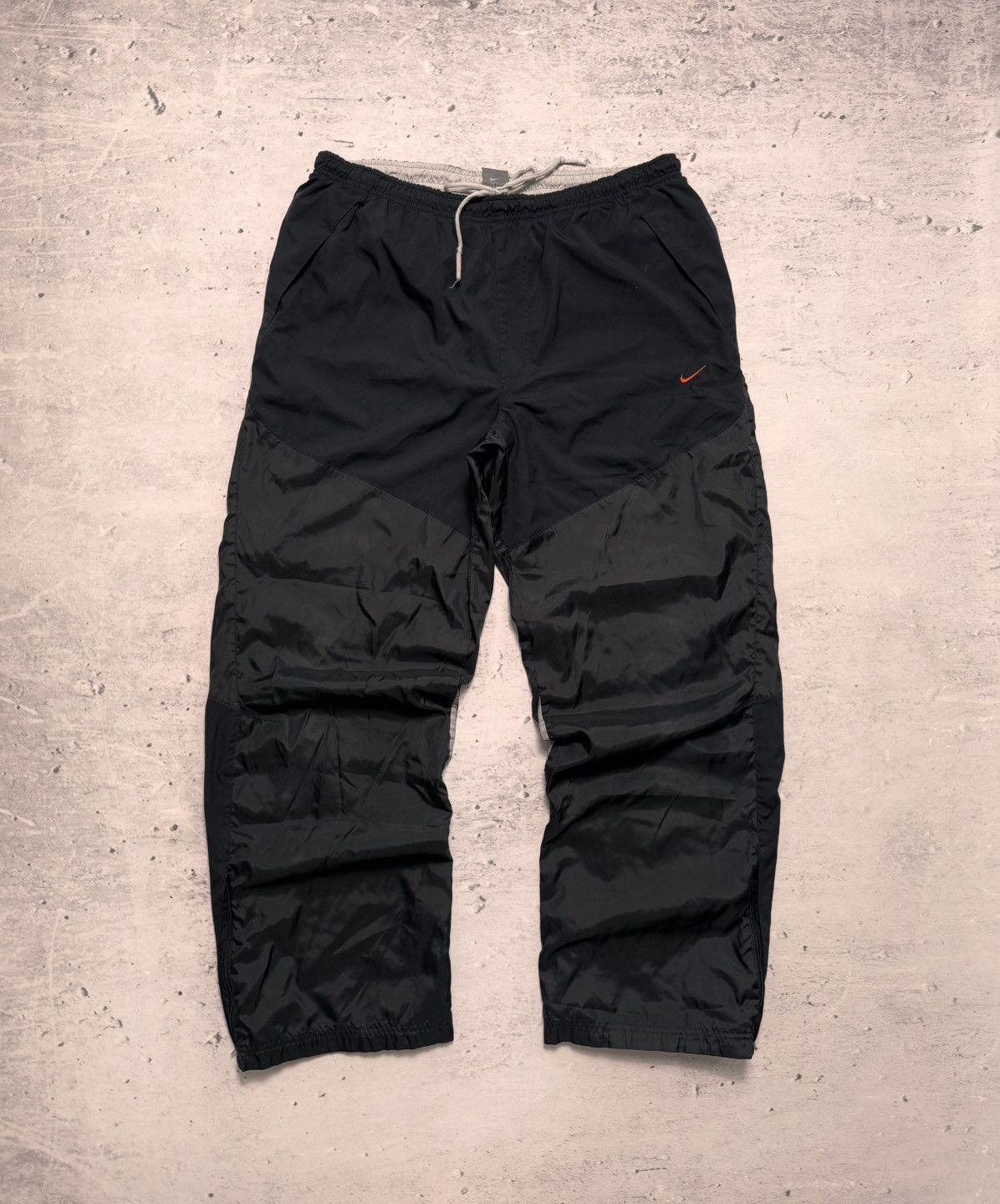 Nike × Vintage NIKE VINTAGE BASIC LOGO OVERSIZE BAGGY PANTS Size US 34 / EU 50 - 1 Thumbnail