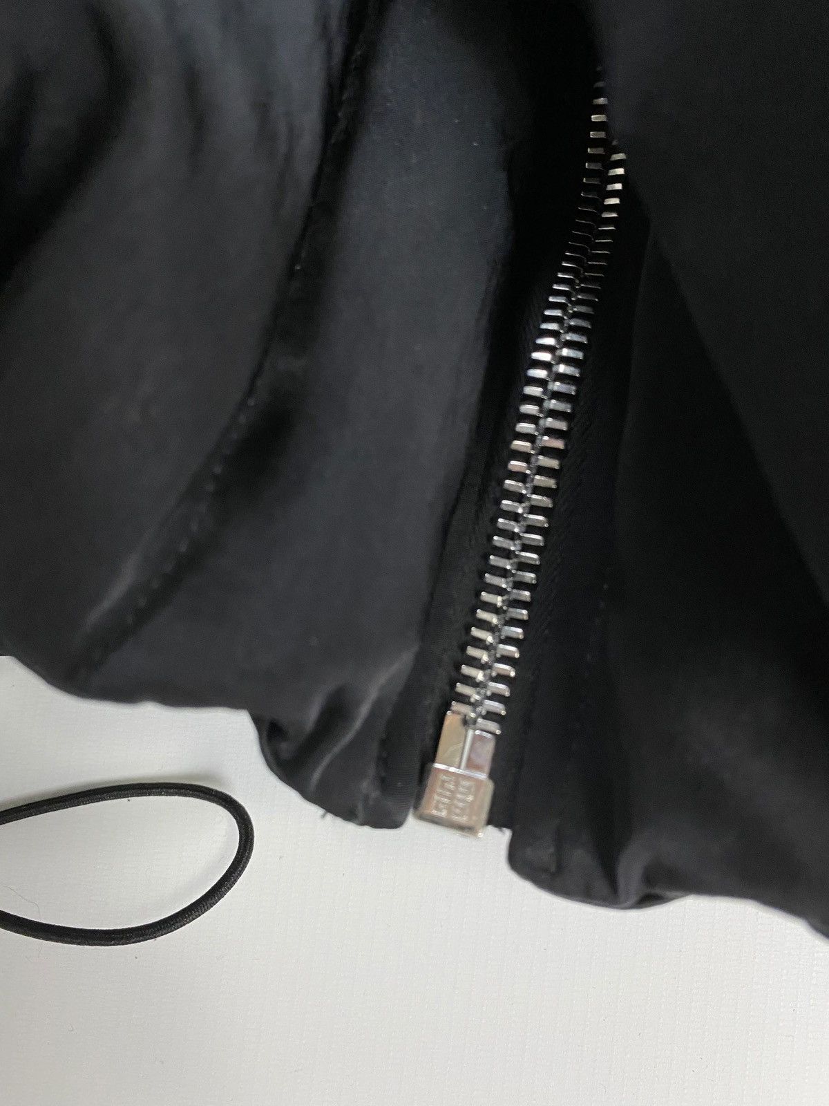 Givenchy GIVENCHY AW21 MW PUFFER VEST BLACK SZ:50 Size US M / EU 48-50 / 2 - 7 Thumbnail