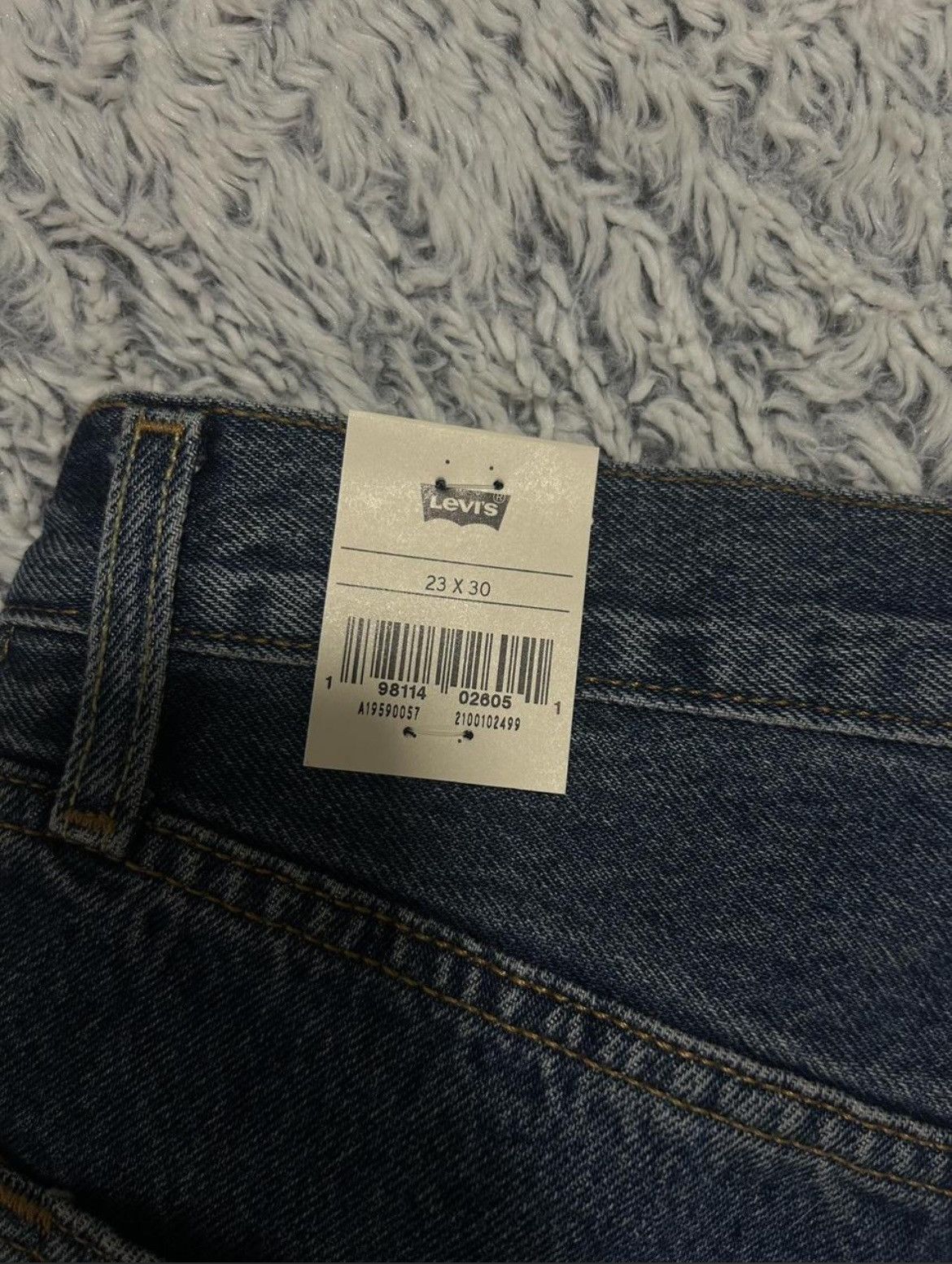 Levi's Levi's 501 90’s Relaxed Straight Leg Vintage Jean (NWT) Size 23" - 6 Thumbnail