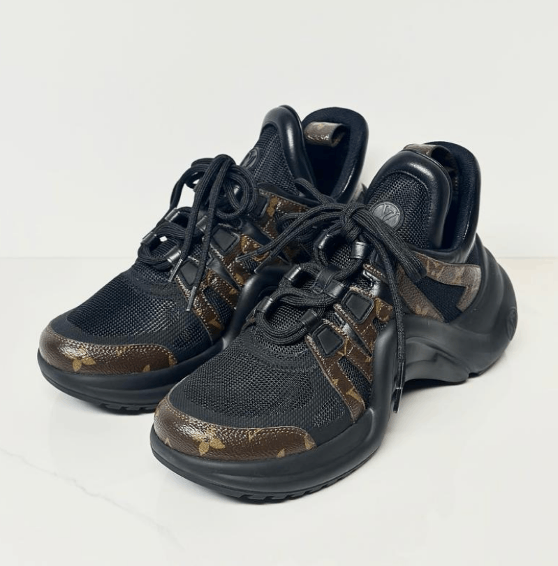 Louis Vuitton Louis Vuitton Round Toe Lace-Up Dad Sneakers Size US 8 / IT 38 - 1 Thumbnail