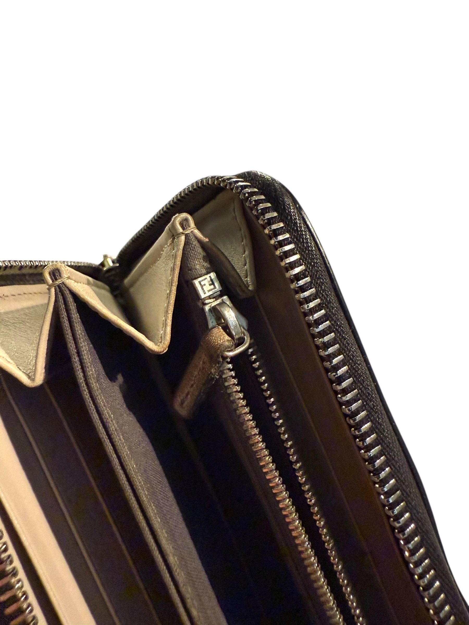 Fendi Vintage Fendi Black Python Bug Eyes Monster Zip Around Size ONE SIZE - 4 Thumbnail