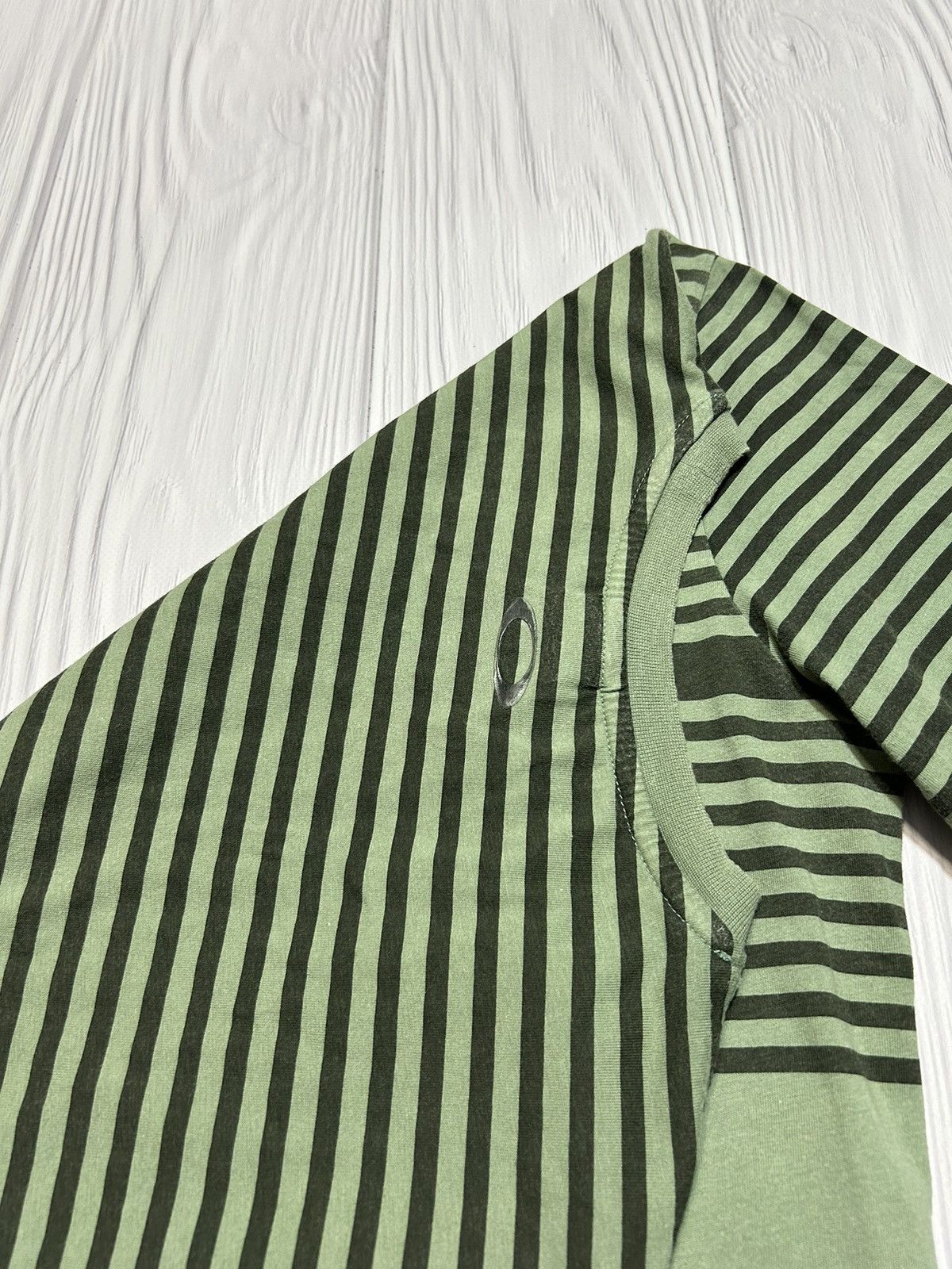 Oakley Y2K Oakley Custom Fit Striped T-Shirt Size US S / EU 44-46 / 1 - 8 Thumbnail
