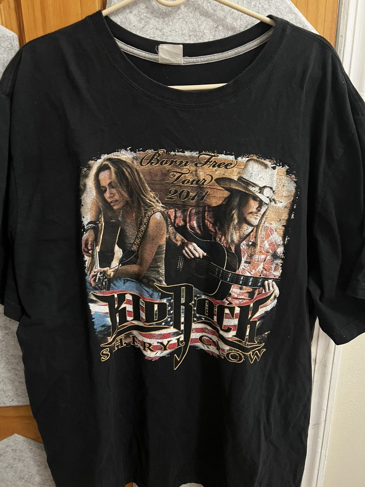 Vintage Kid Rock Born Free Tour 2011 Vintage Band Tee Size US XXL / EU 58 / 5 - 1 Thumbnail
