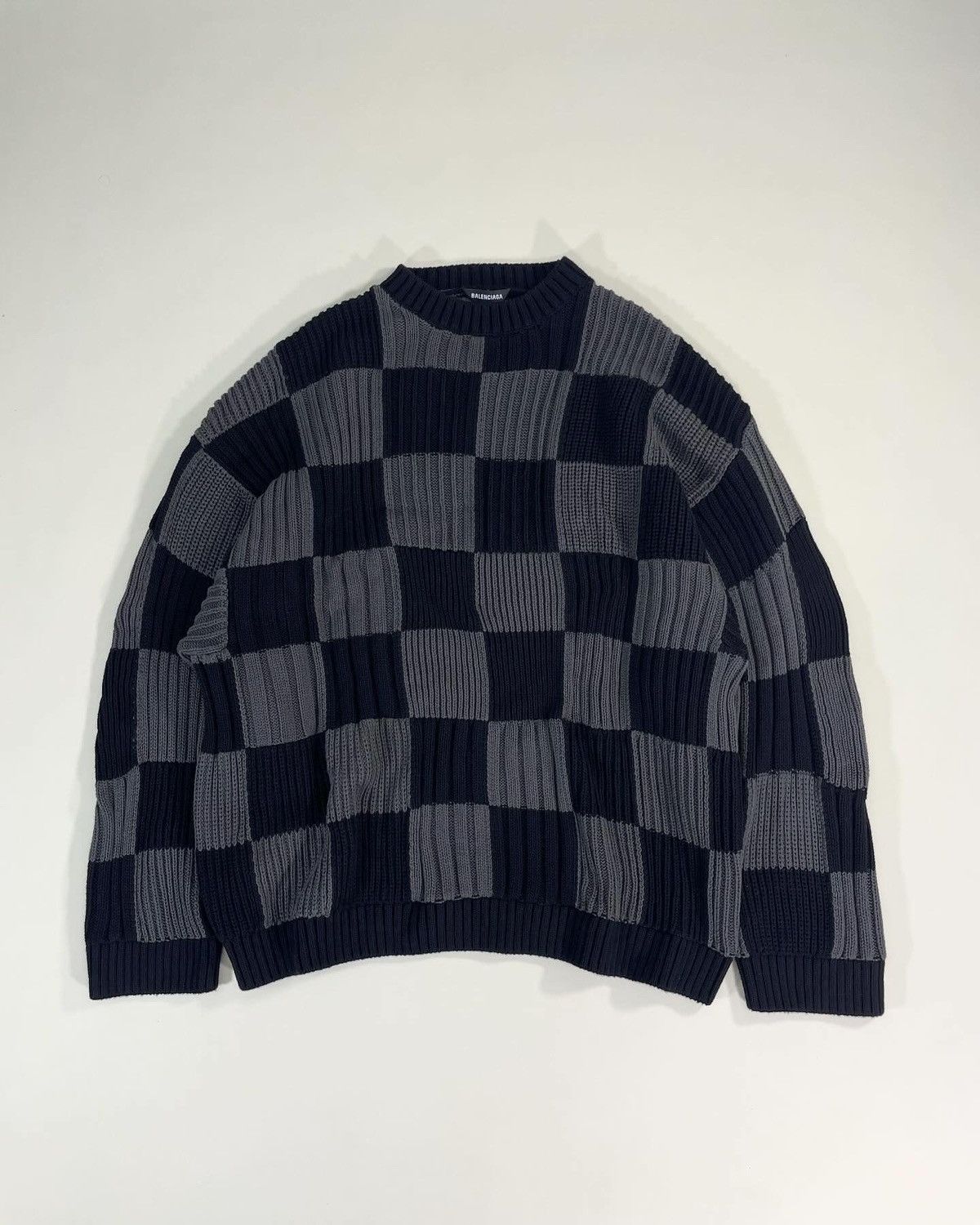 Balenciaga SS21 Checkered Oversized Knit Sweater Size US M / EU 48-50 / 2 - 1 Thumbnail