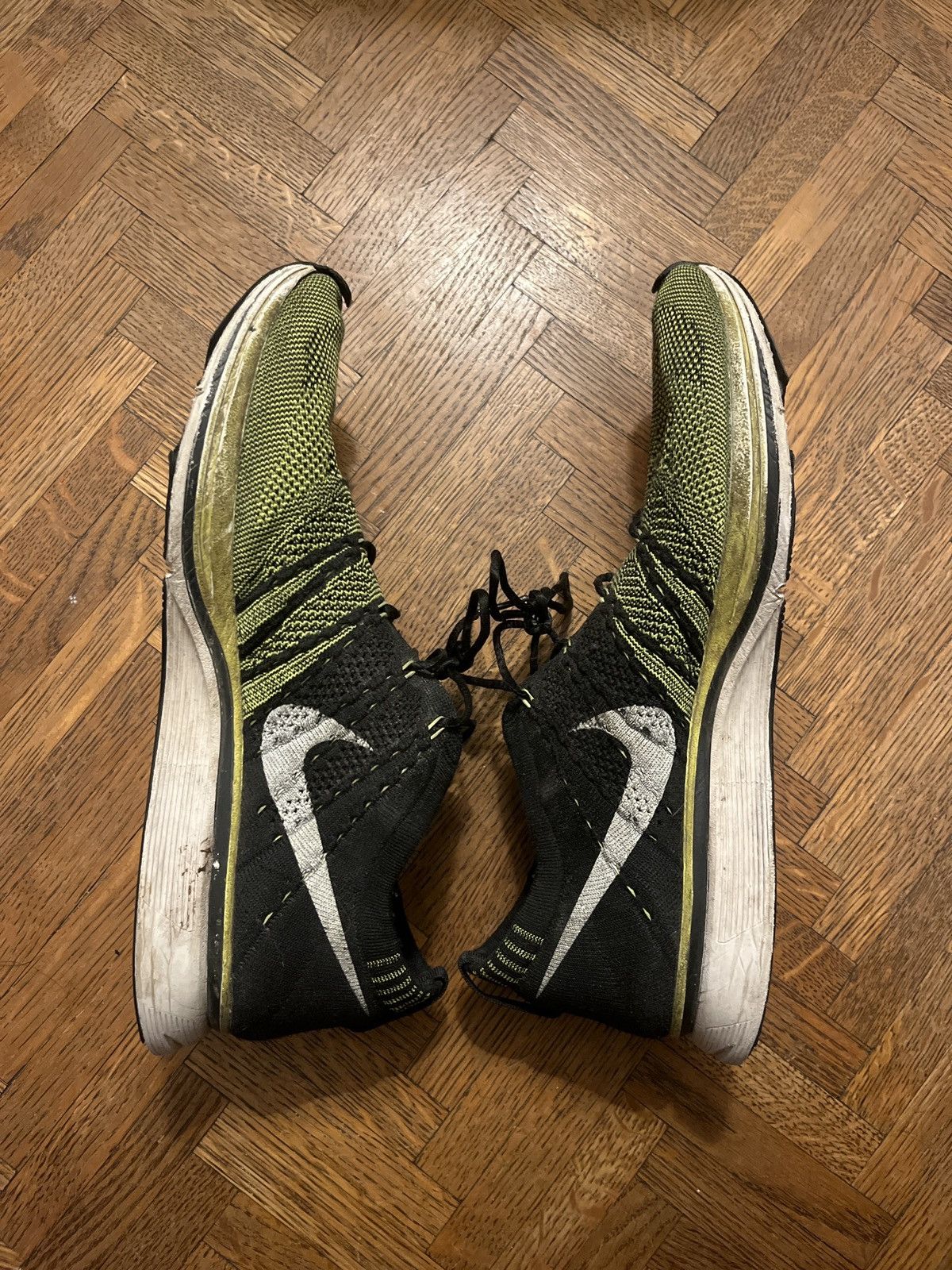 Nike Nike Flyknit Trainer+ Volt Green Size US 9 / EU 42 - 2 Thumbnail