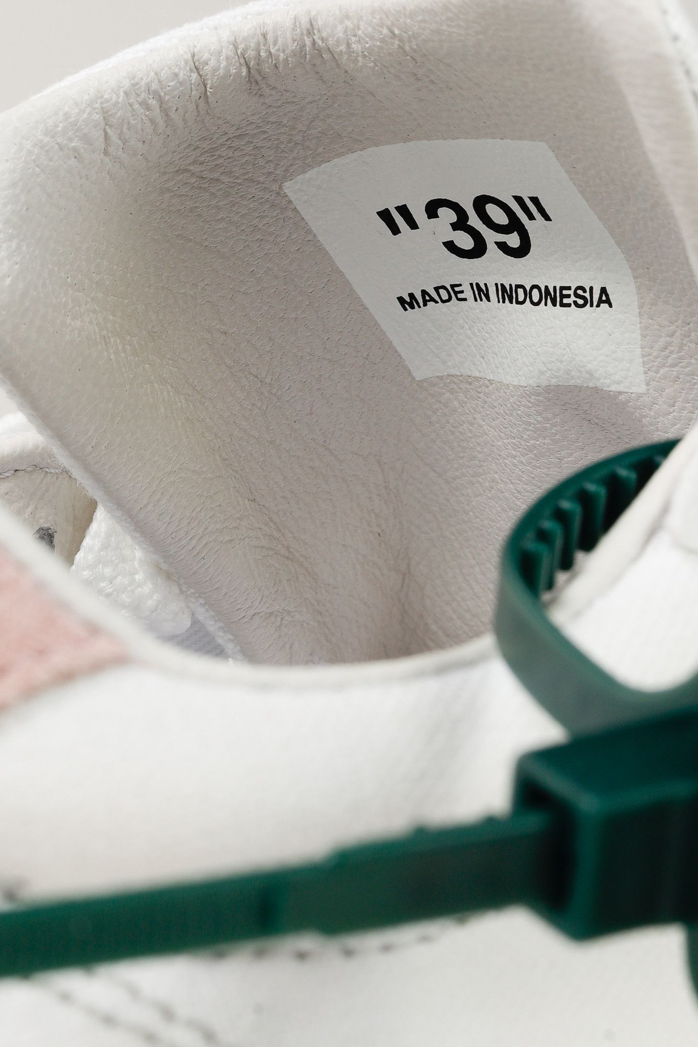 Off-White OFF-WHITE Low Vulcanized Canvas Low-Top Sneakers Size US 8.5 / IT 38.5 - 15 Thumbnail