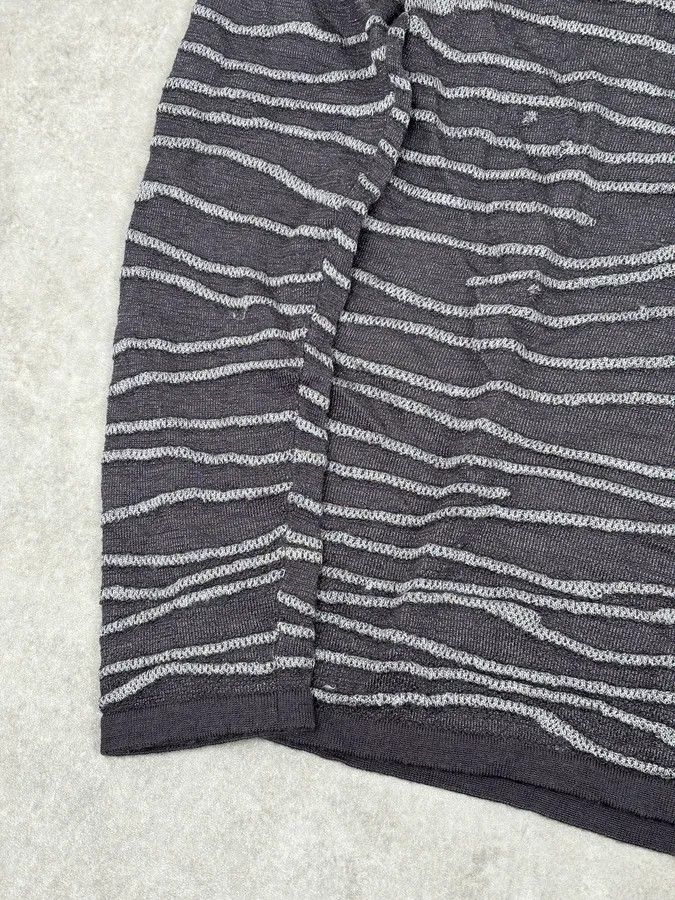 Armani Collezioni 2000s Armani Collezioni Grey Savage V Neck Polo Longsleeves Size US M / EU 48-50 / 2 - 4 Thumbnail