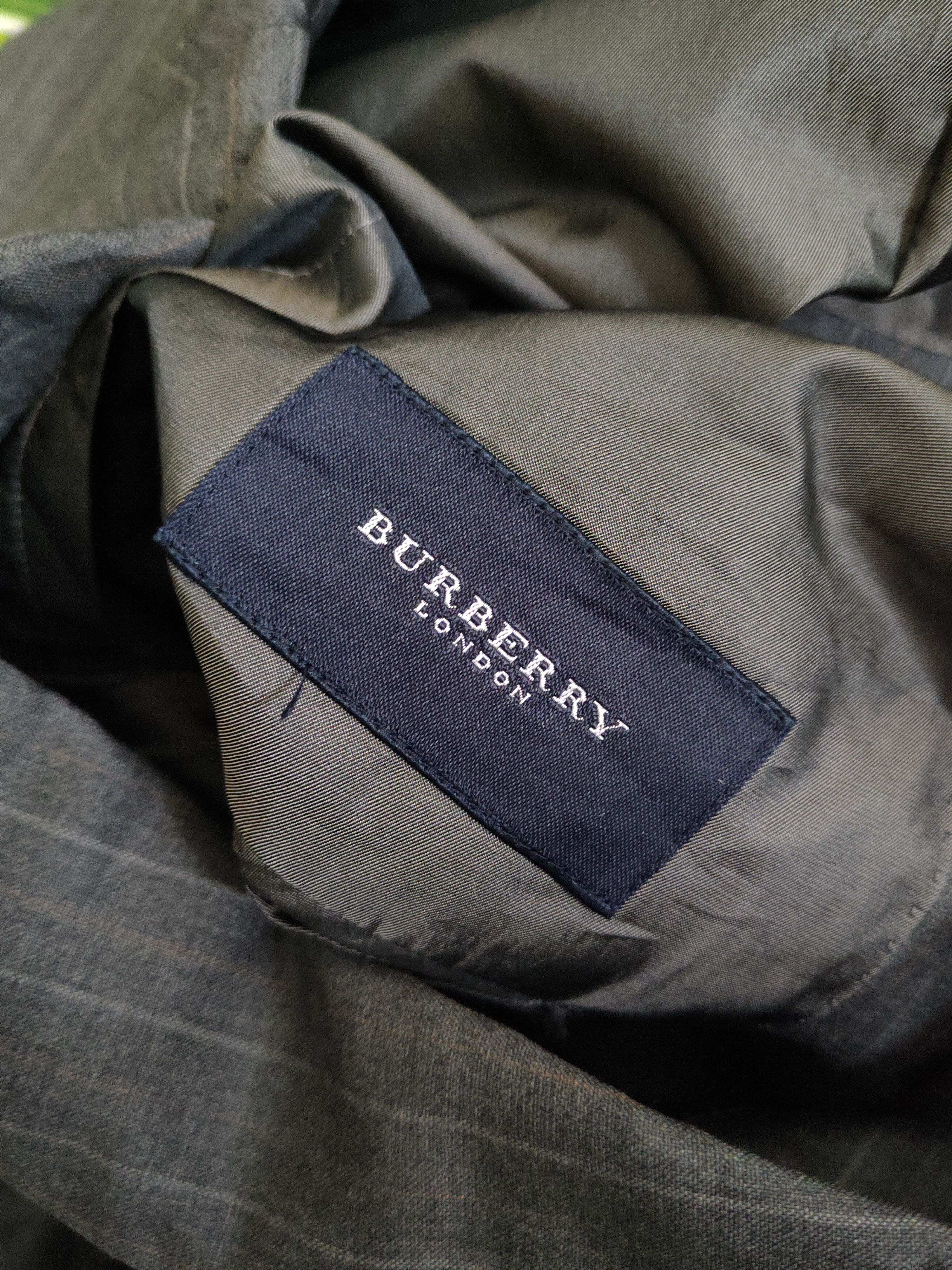 Burberry × Vintage Vintage Burberry Dark Gray Blazers Distressed minor. Size US L / EU 52-54 / 3 - 14 Thumbnail
