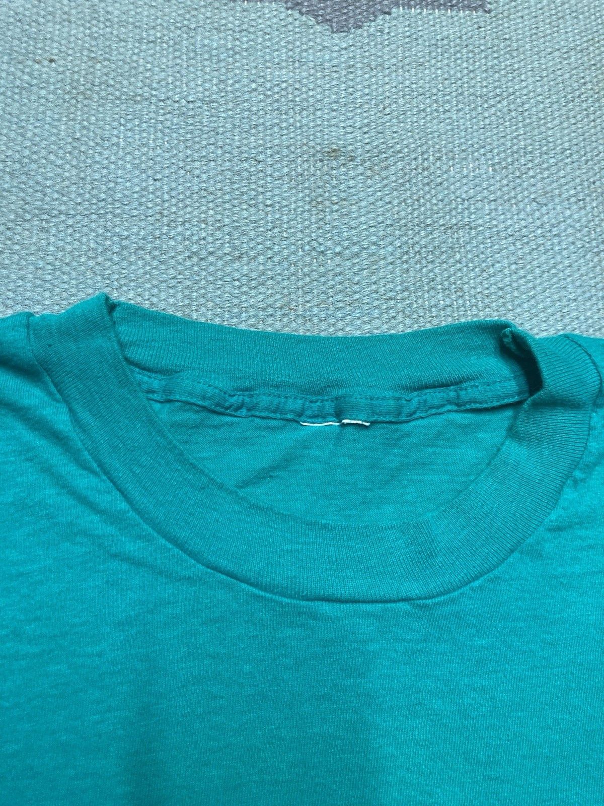 Vintage 80s pocket t shirt blank teal turquoise aqua soft cotton M Size US M / EU 48-50 / 2 - 5 Thumbnail