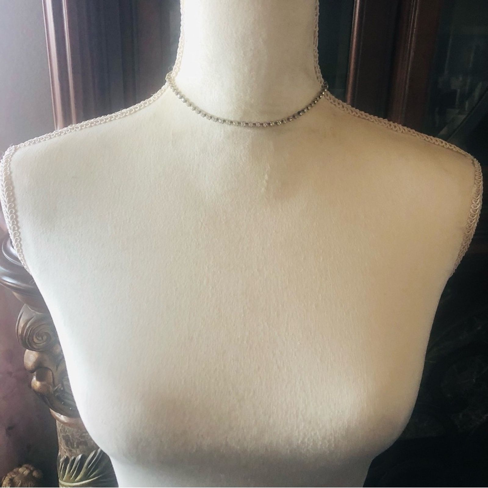Vintage Vintage single row clear prong rhinestone choker necklace Size ONE SIZE - 5 Thumbnail