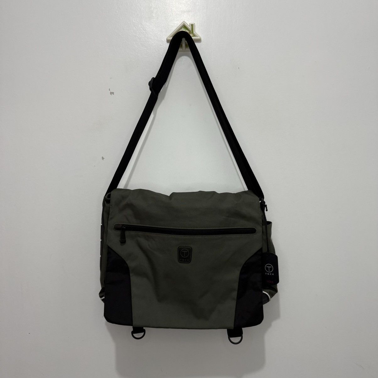 Tumi Tumi Tech Messenger Bag Size ONE SIZE - 1 Thumbnail