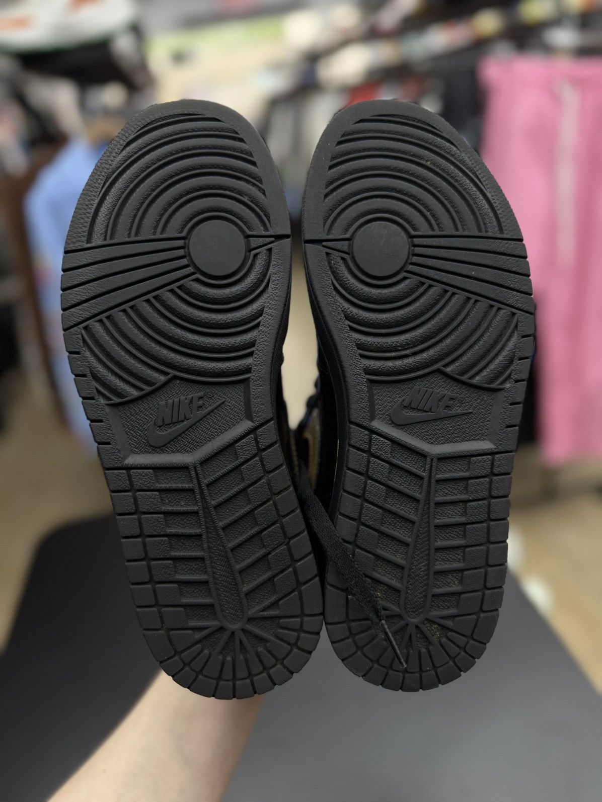 Jordan Brand × Nike Jordan 1 High Black Metallic Size 9.5 (2020) Size US 9.5 / EU 42-43 - 12 Thumbnail