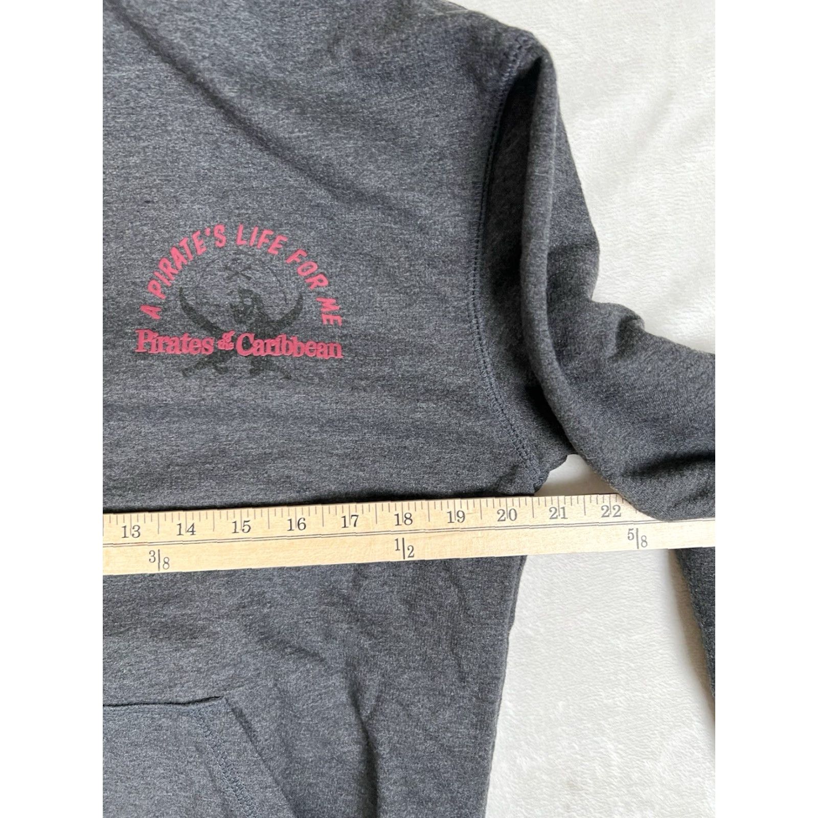Disney VINTAGE Disney Pirates Of The Caribbean Hoodie XS Gray Mens Hooded Graphic Print All Seasons Dead Men Tell No Tales Size US XS / EU 42 / 0 - 6 Thumbnail