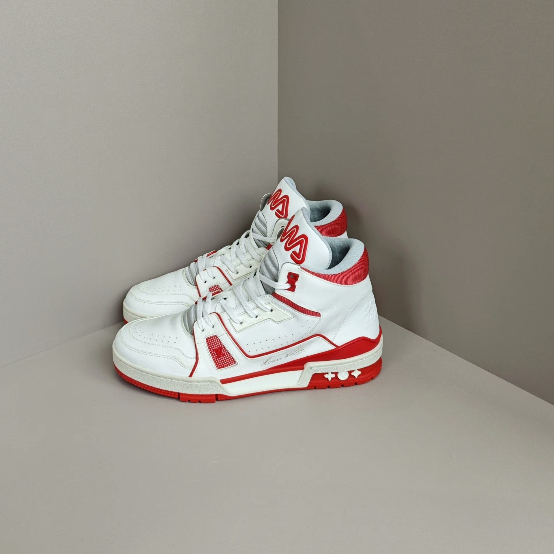 Louis Vuitton Louis Vuitton Training Red Lowtop Sneakers us_9 Women Size US 9 / IT 39 - 1 Thumbnail